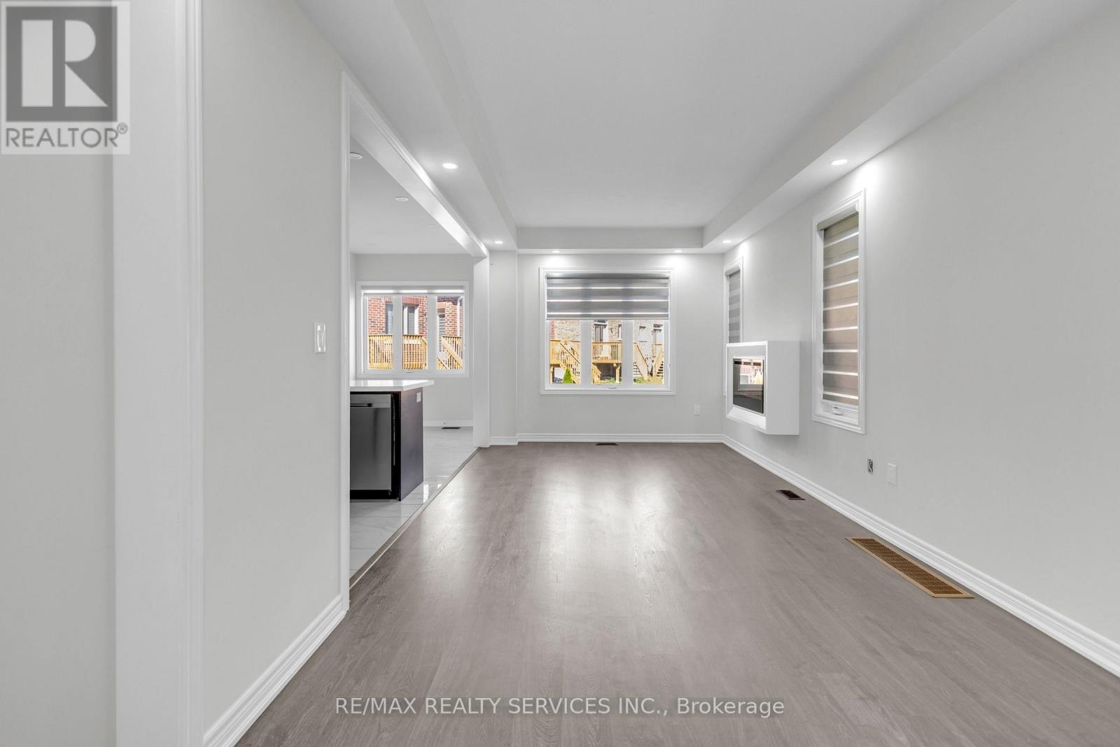 41 Trail Bank Gardens, Hamilton, Ontario  L8B 1Y5 - Photo 8 - X12536122