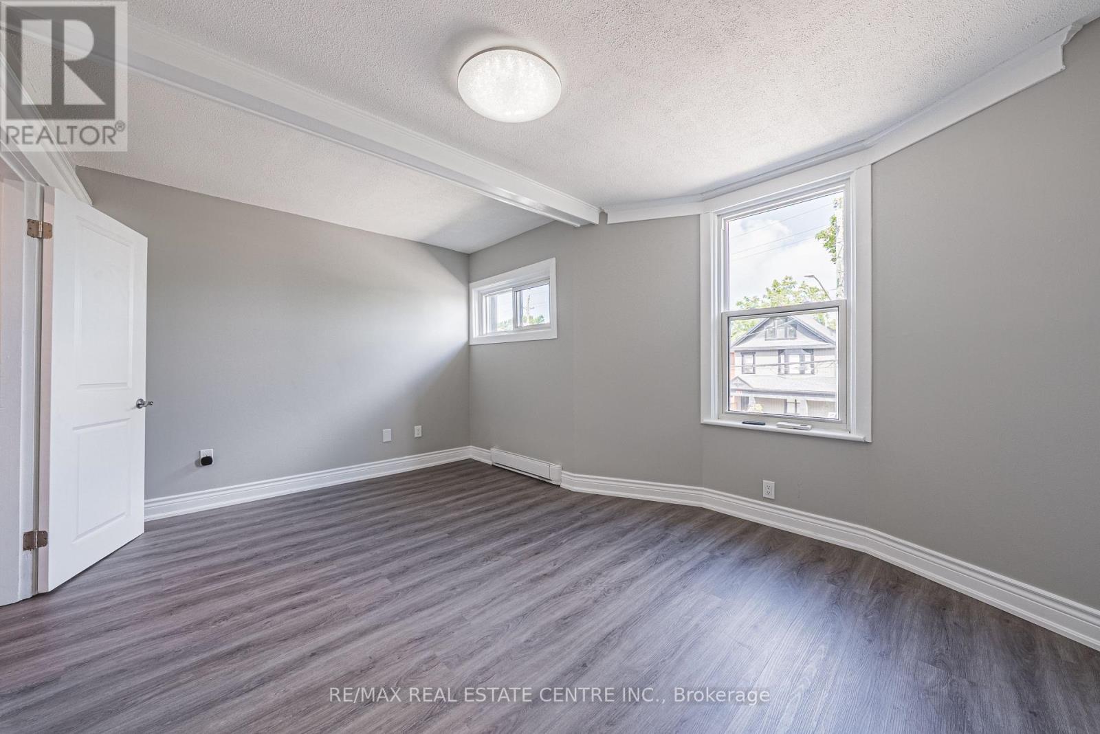 354 Cumberland Avenue, Hamilton, Ontario  L8M 2A2 - Photo 25 - X12536126