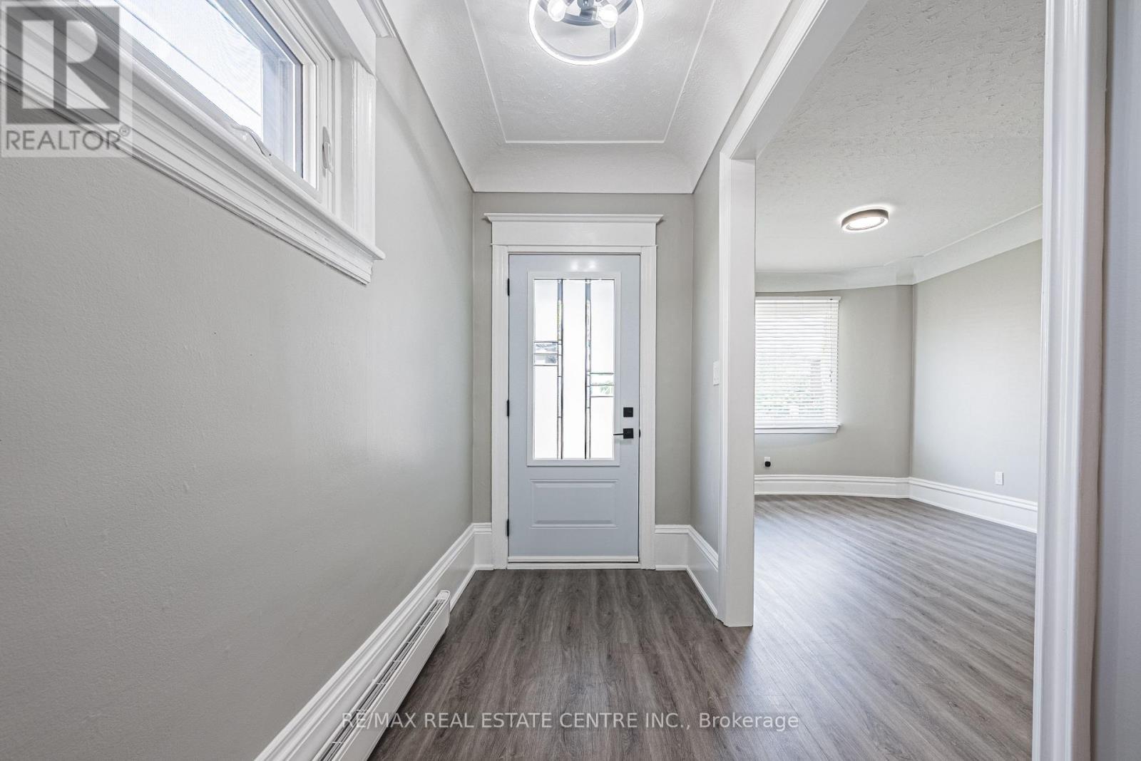 354 Cumberland Avenue, Hamilton, Ontario  L8M 2A2 - Photo 3 - X12536126