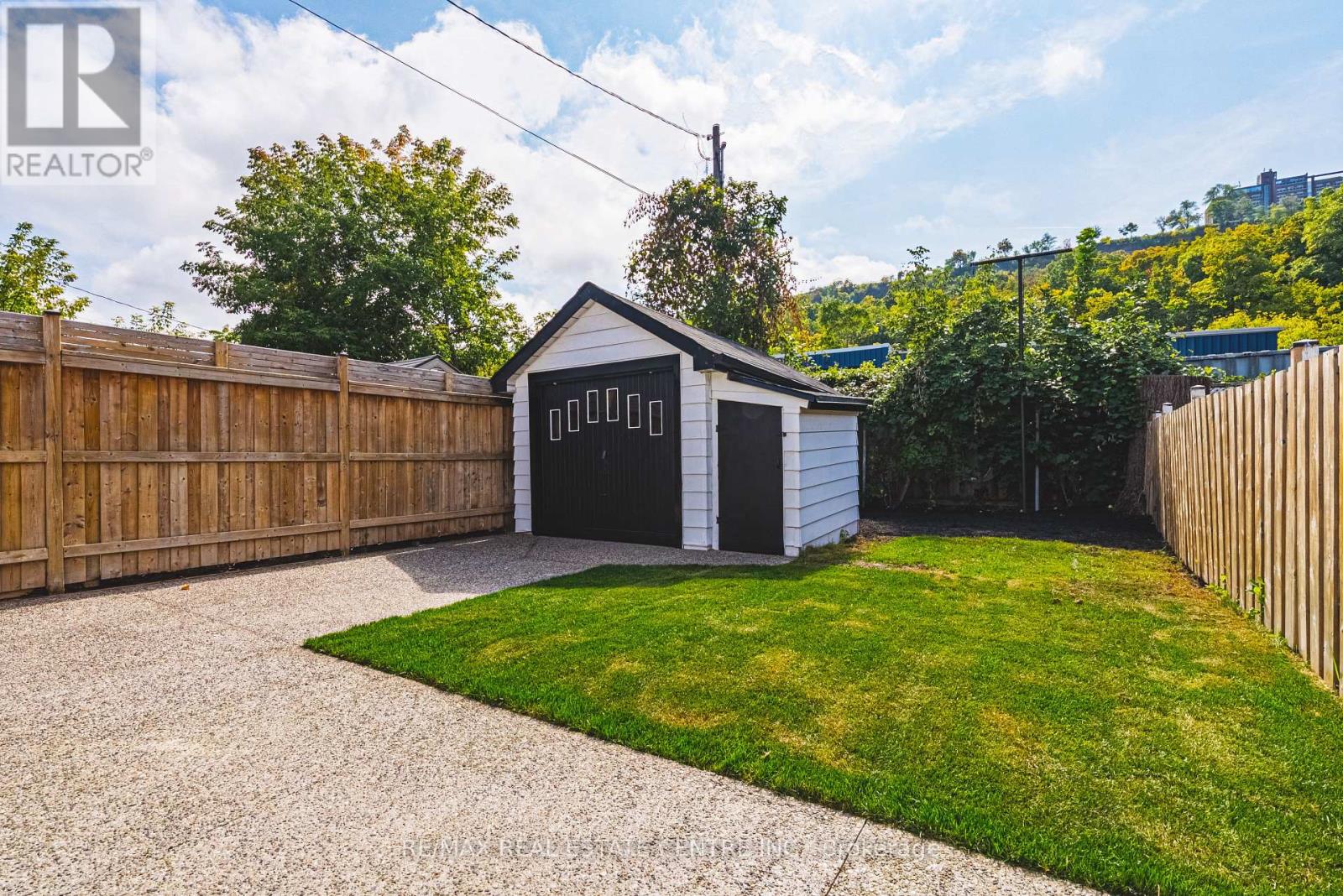 354 Cumberland Avenue, Hamilton, Ontario  L8M 2A2 - Photo 38 - X12536126