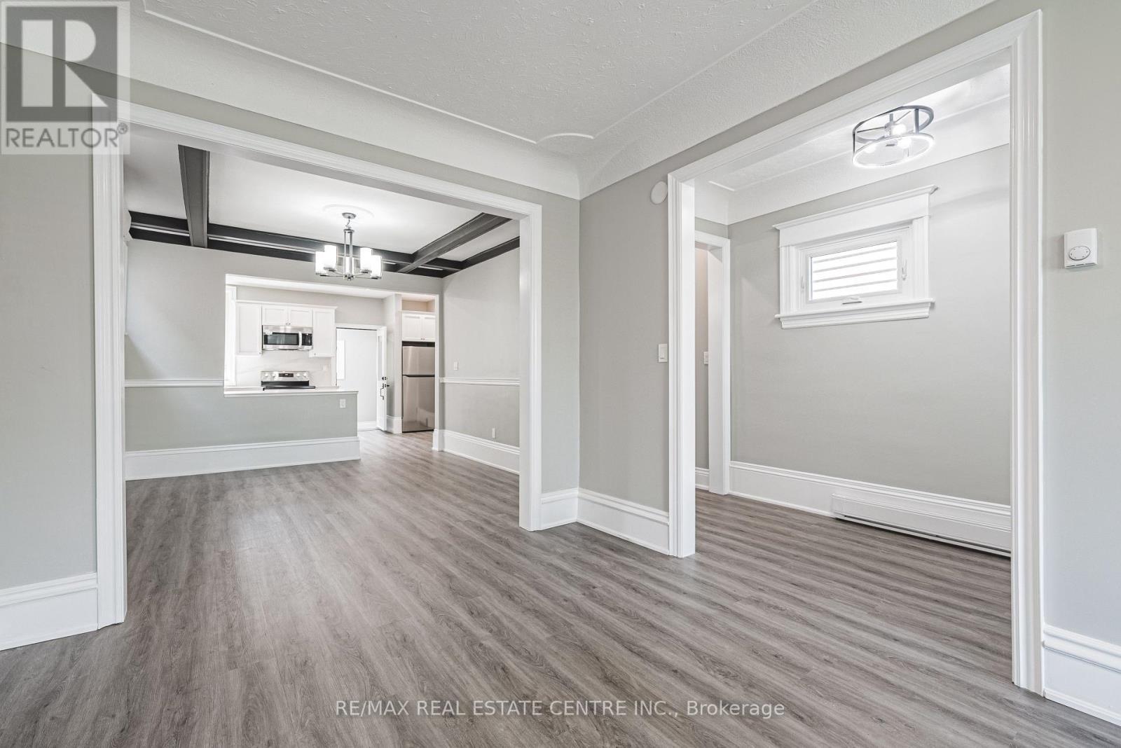 354 Cumberland Avenue, Hamilton, Ontario  L8M 2A2 - Photo 6 - X12536126