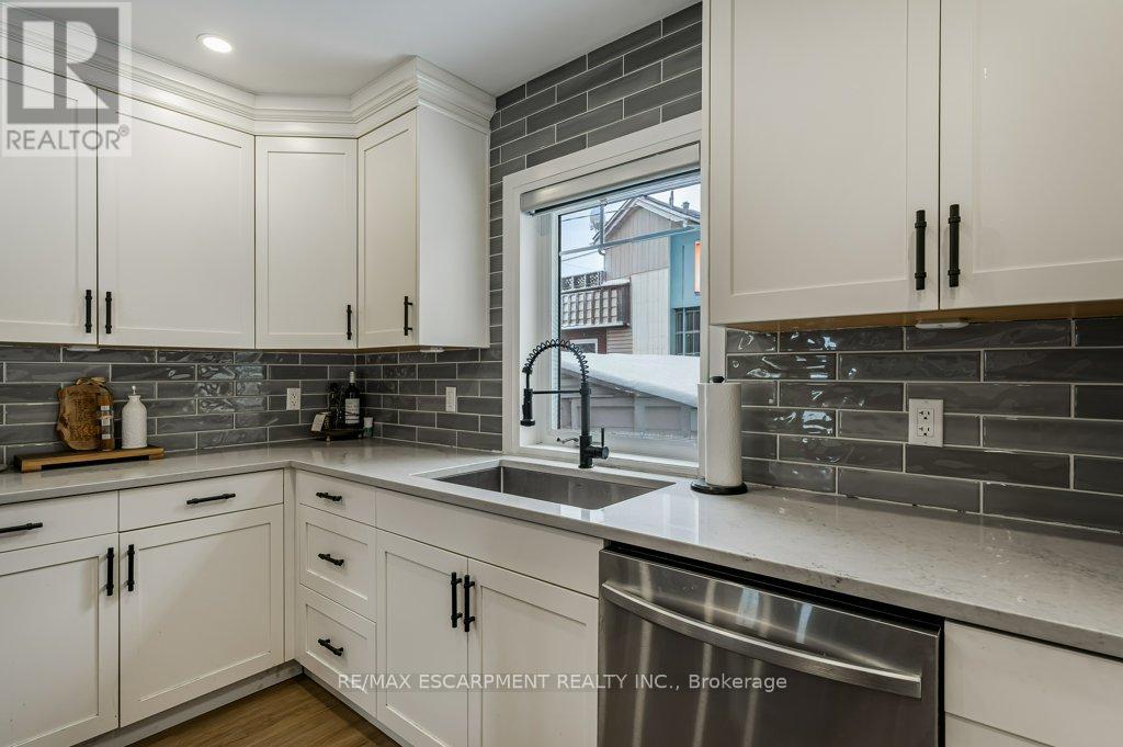 4274 William Street, Lincoln, Ontario  L0R 1B0 - Photo 10 - X12536248