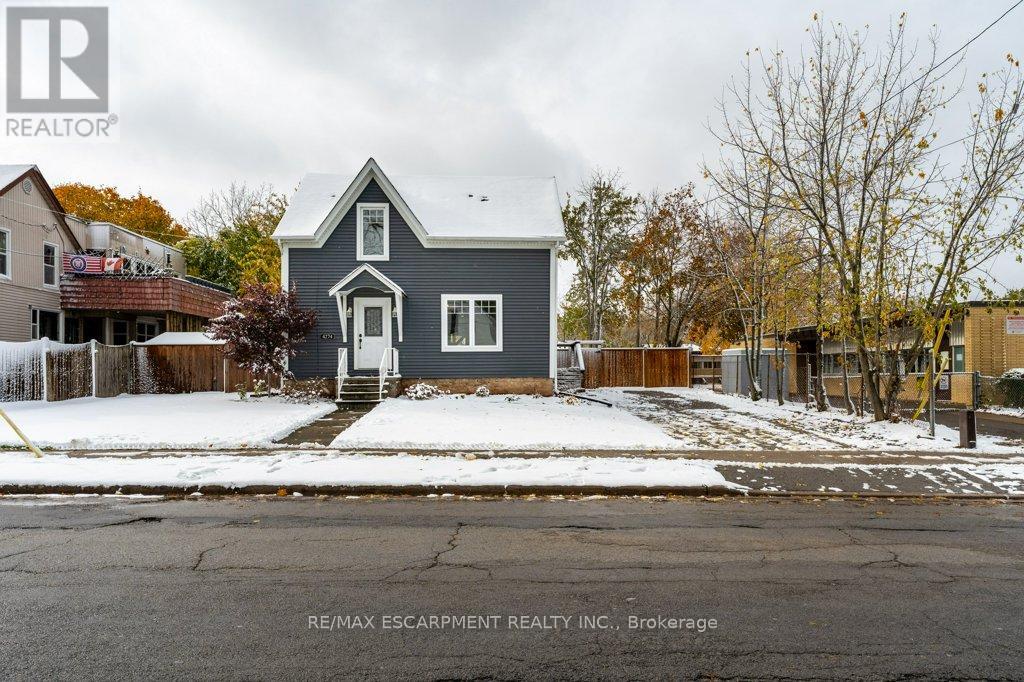 4274 William Street, Lincoln, Ontario  L0R 1B0 - Photo 2 - X12536248