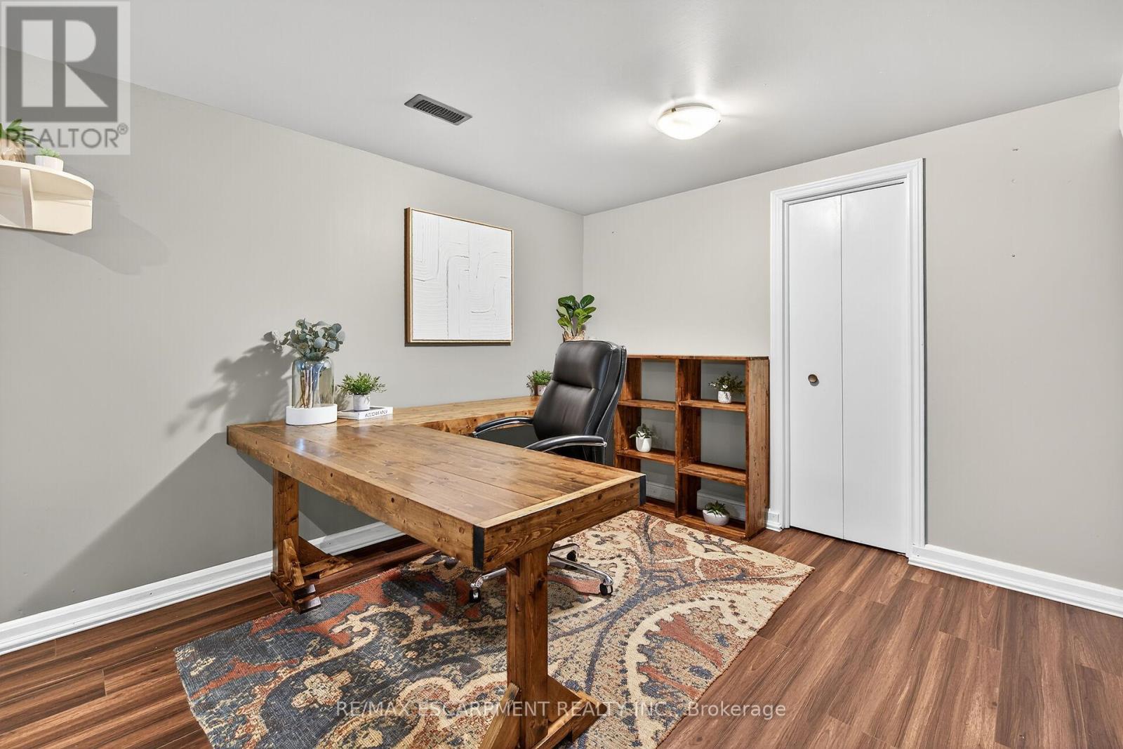 49 Erie Avenue N, Haldimand, Ontario  N0A 1G0 - Photo 31 - X12536256