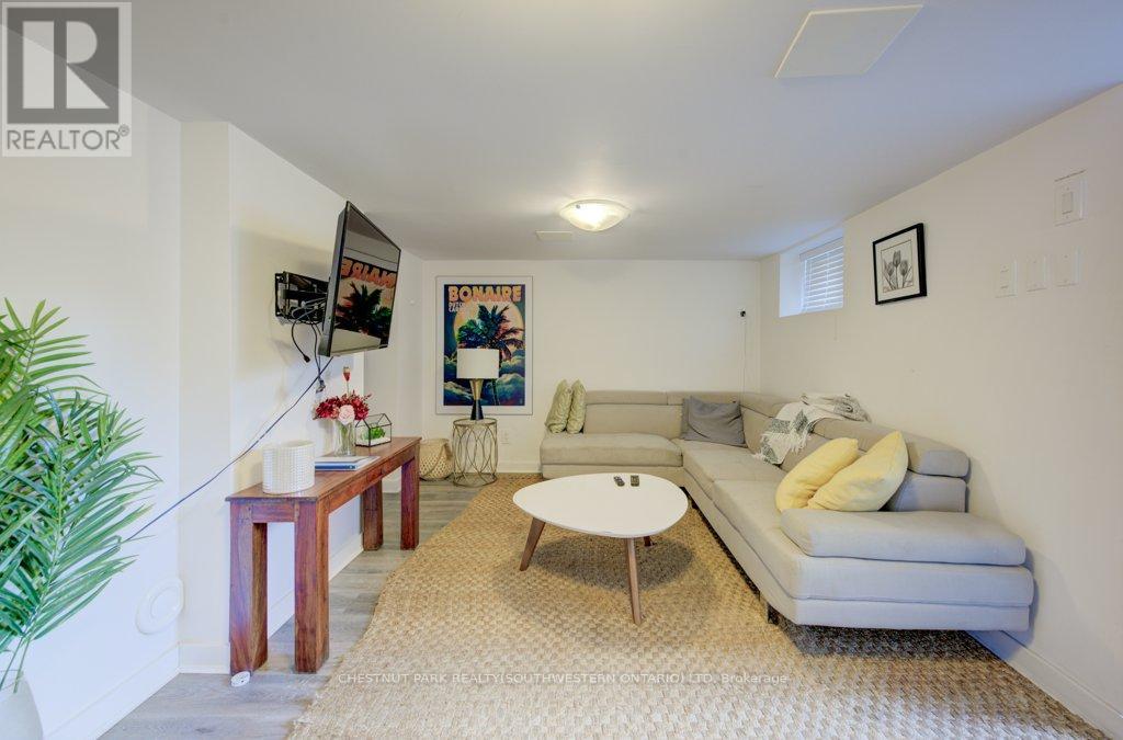 46 Cherry Street, Kitchener, Ontario  N2G 2C6 - Photo 31 - X12536366