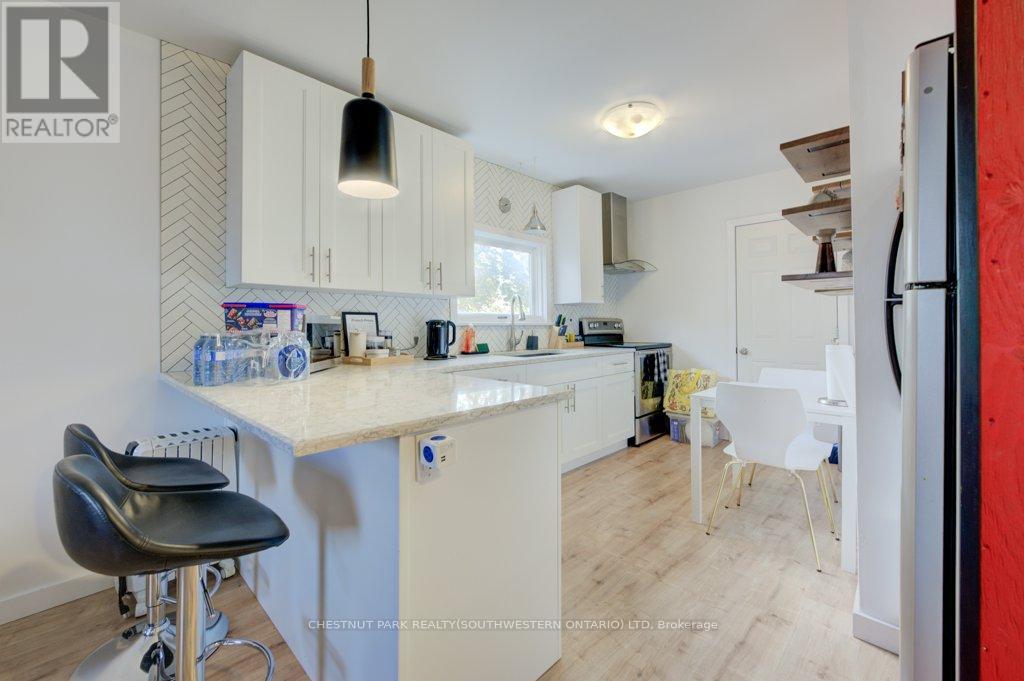 46 Cherry Street, Kitchener, Ontario  N2G 2C6 - Photo 5 - X12536366