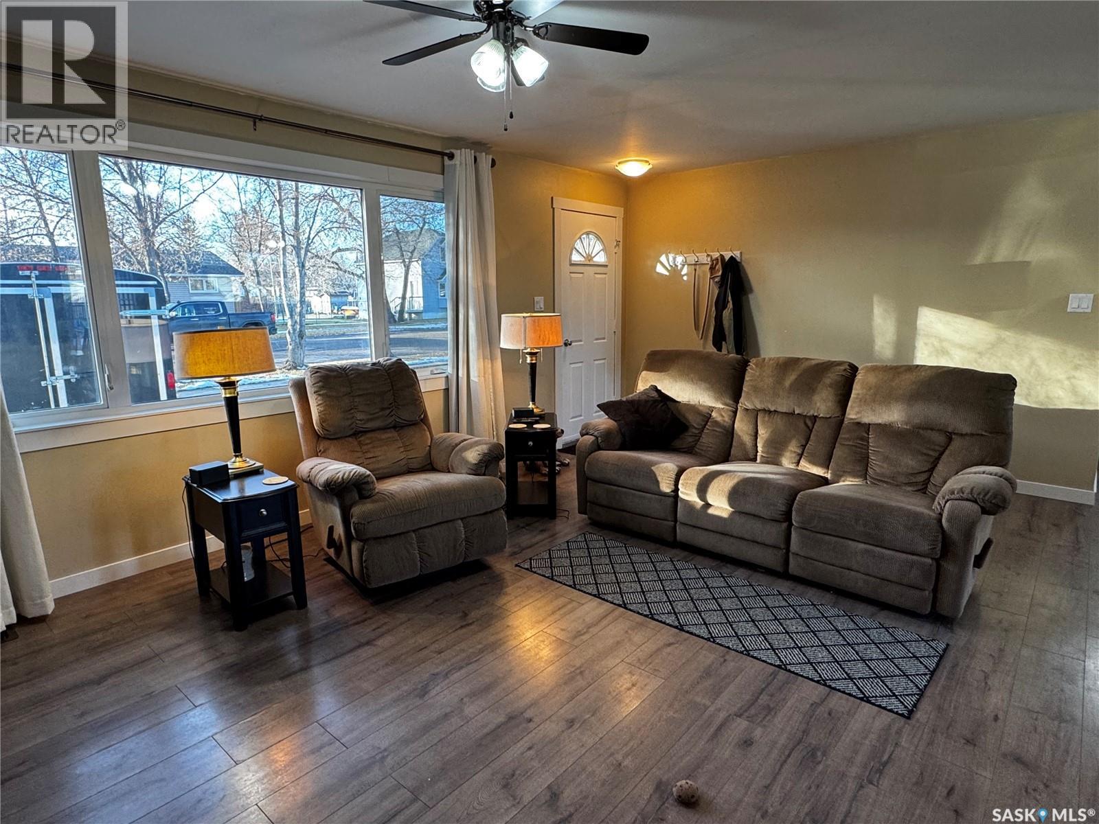 220 6th Street, Humboldt, Saskatchewan  S0K 2A0 - Photo 3 - SK023840