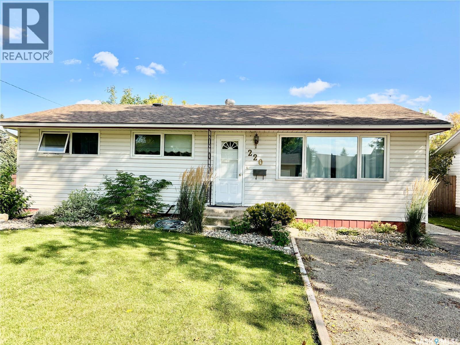 220 6th Street, Humboldt, Saskatchewan  S0K 2A0 - Photo 2 - SK023840