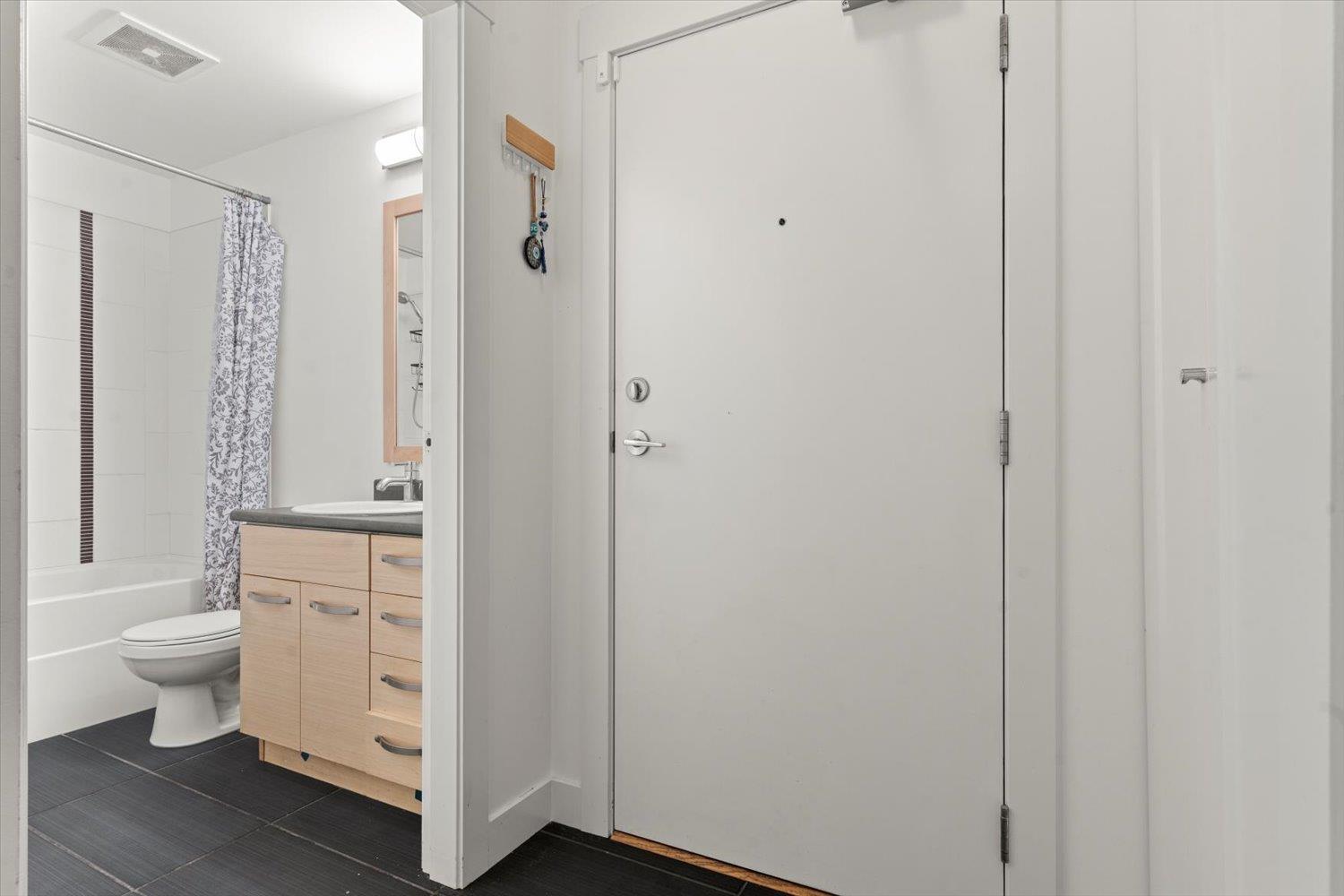 101 33538 Marshall Road, Abbotsford, British Columbia  V2S 0C7 - Photo 4 - R3066331