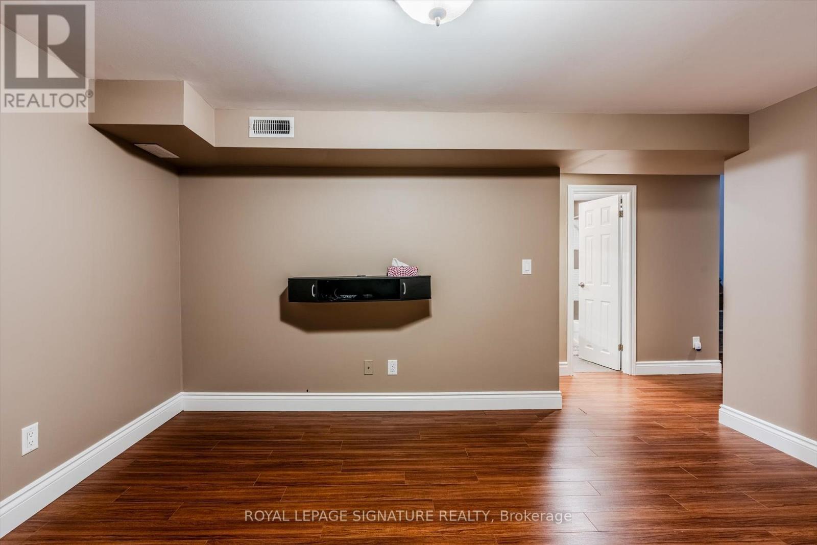 Bsmt - 10 Dalecliff Crescent, Toronto, Ontario  M1R 3L5 - Photo 7 - E12536020