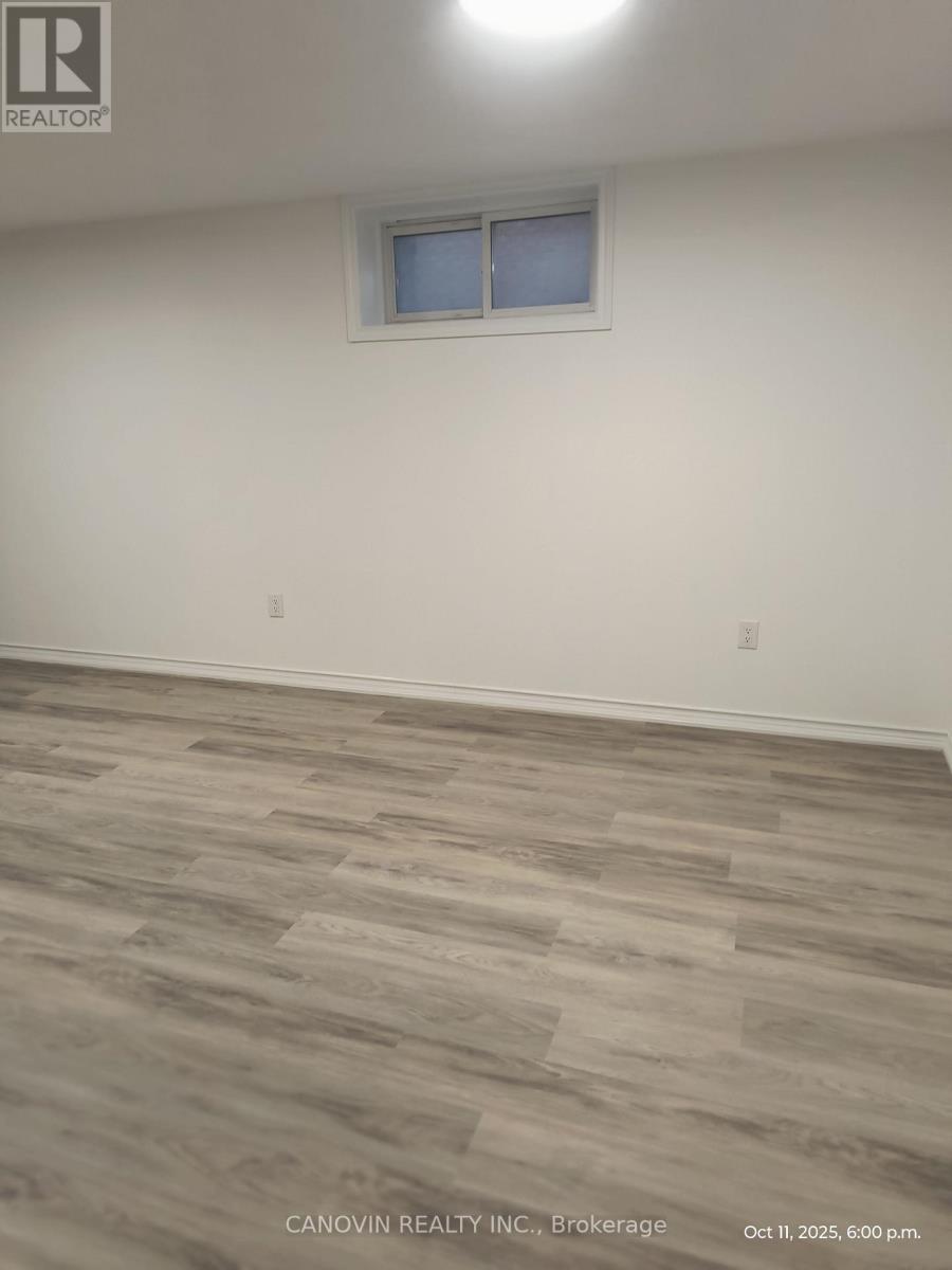 76 Pearson Avenue Pearson Avenue, Richmond Hill (South Richvale), Ontario  L4C 6T8 - Photo 3 - N12535172