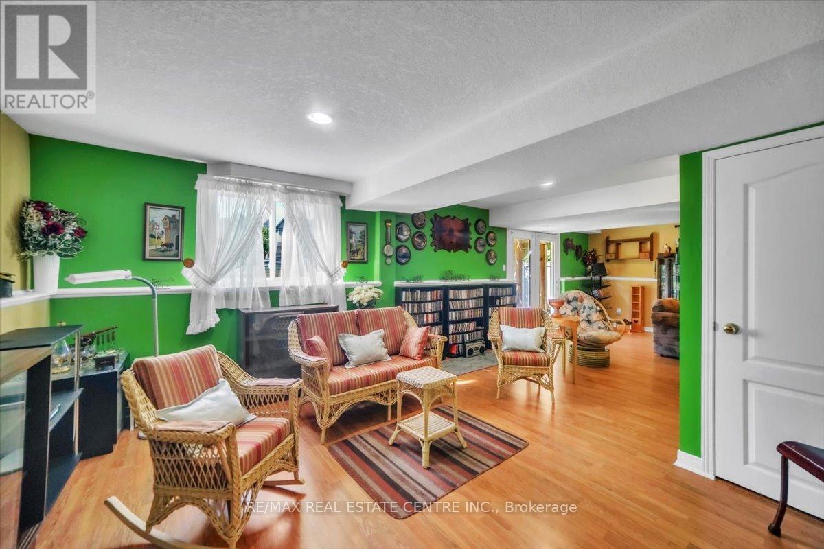 35 Cameron Court, Orangeville, Ontario  L9W 5G8 - Photo 25 - W12307766