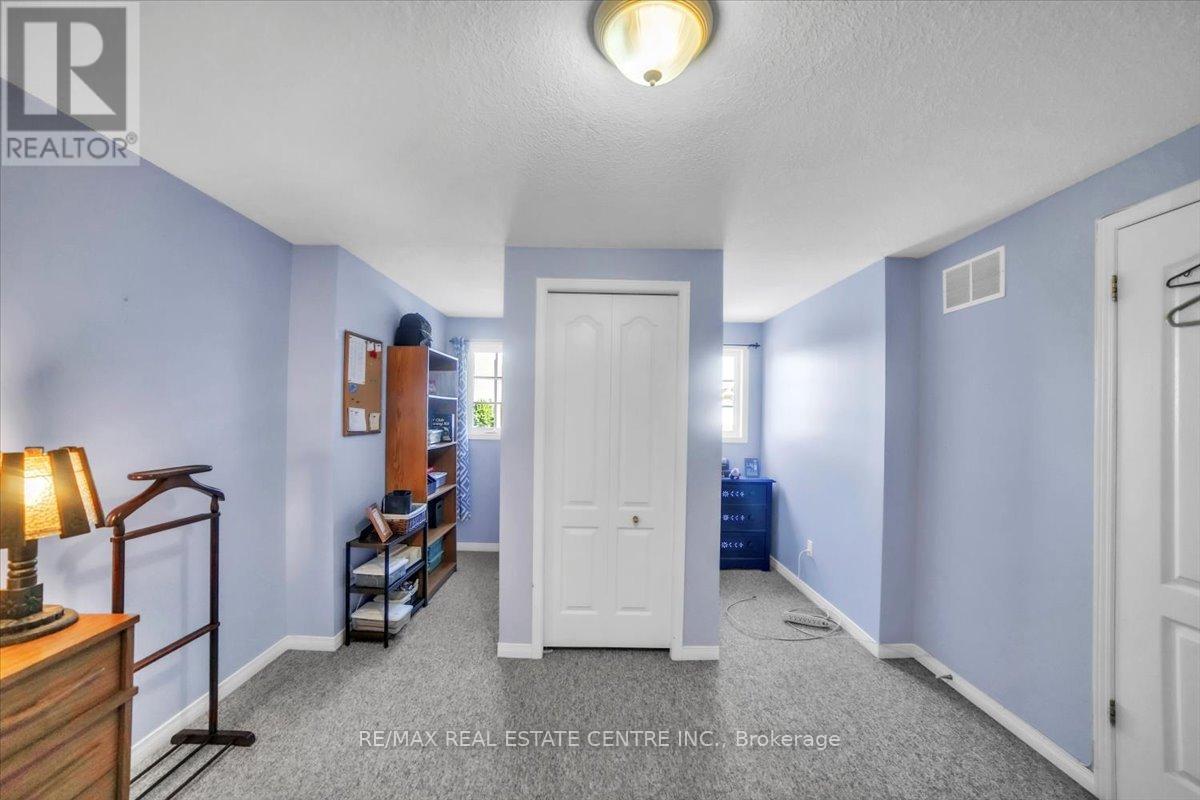 35 Cameron Court, Orangeville, Ontario  L9W 5G8 - Photo 17 - W12307766