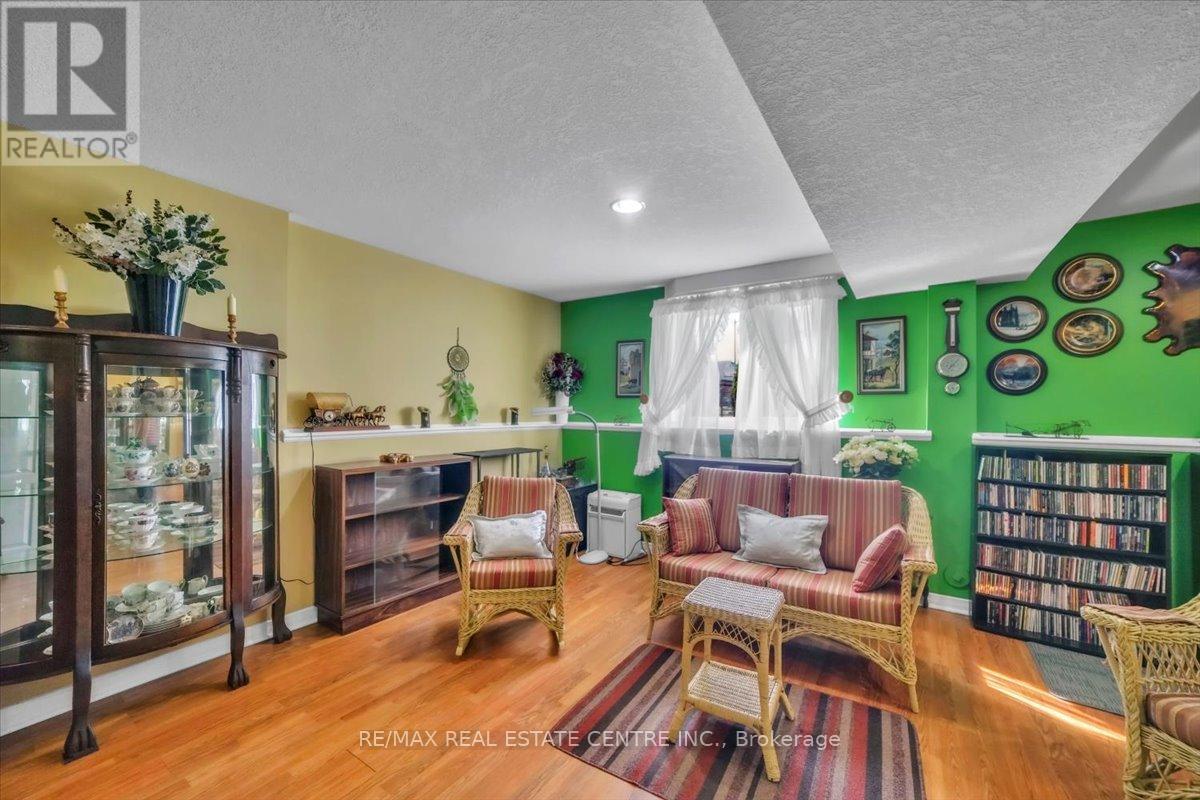 35 Cameron Court, Orangeville, Ontario  L9W 5G8 - Photo 22 - W12307766