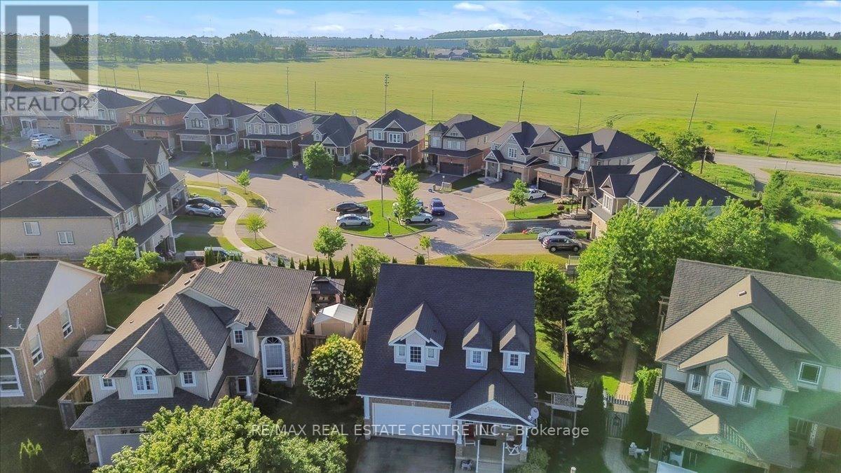 35 Cameron Court, Orangeville, Ontario  L9W 5G8 - Photo 38 - W12307766