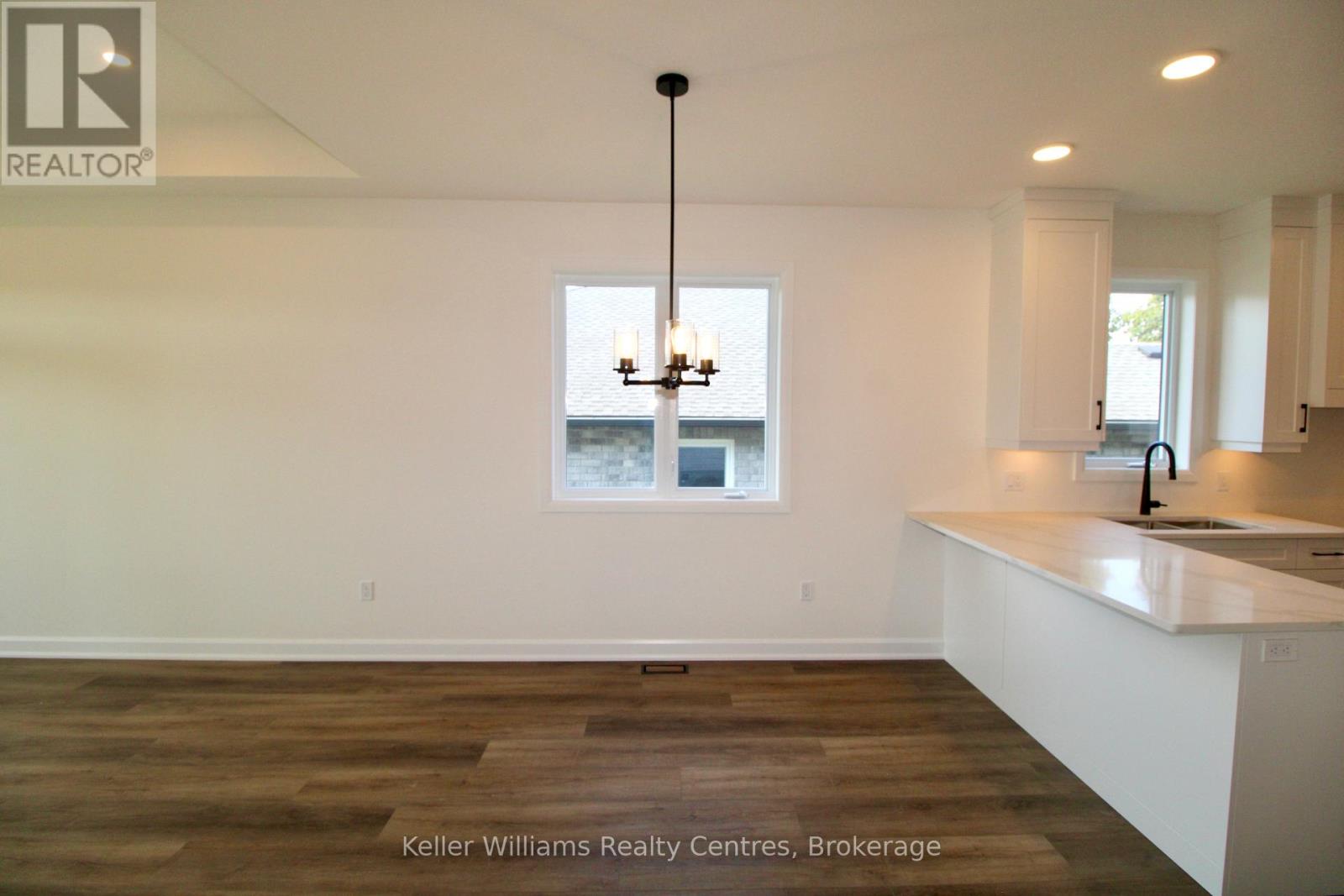 #2 260 7th Street, Hanover, Ontario  N4N 1G9 - Photo 8 - X12437756