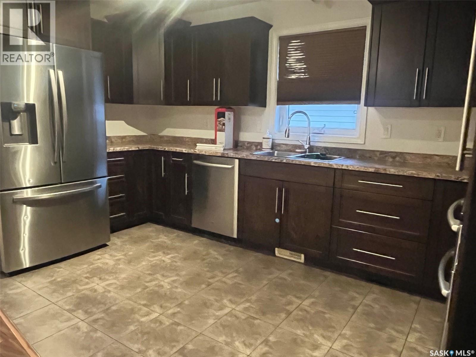 439 Henick Crescent, Saskatoon, Saskatchewan  S7R 0J4 - Photo 11 - SK023851