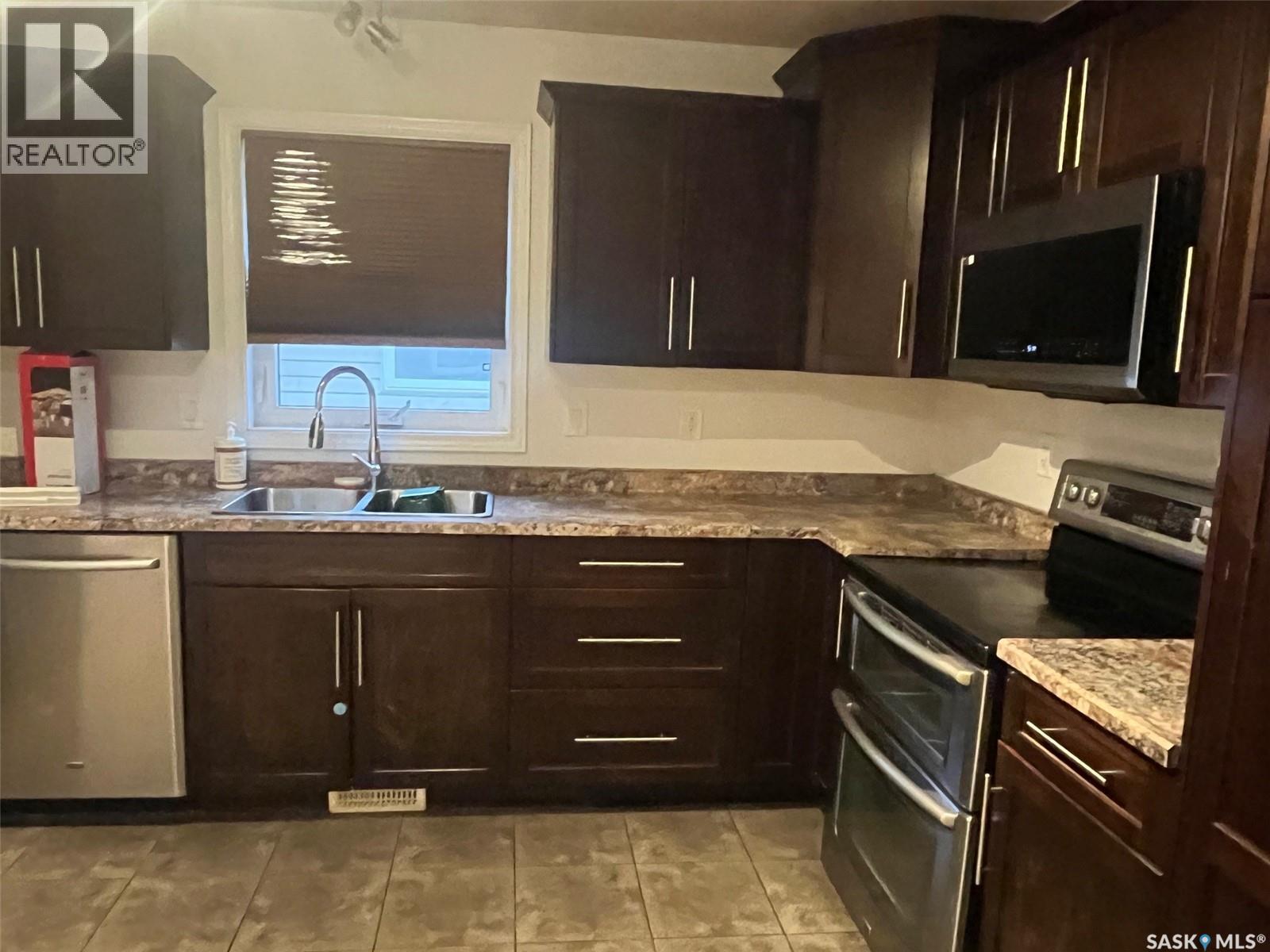 439 Henick Crescent, Saskatoon, Saskatchewan  S7R 0J4 - Photo 14 - SK023851