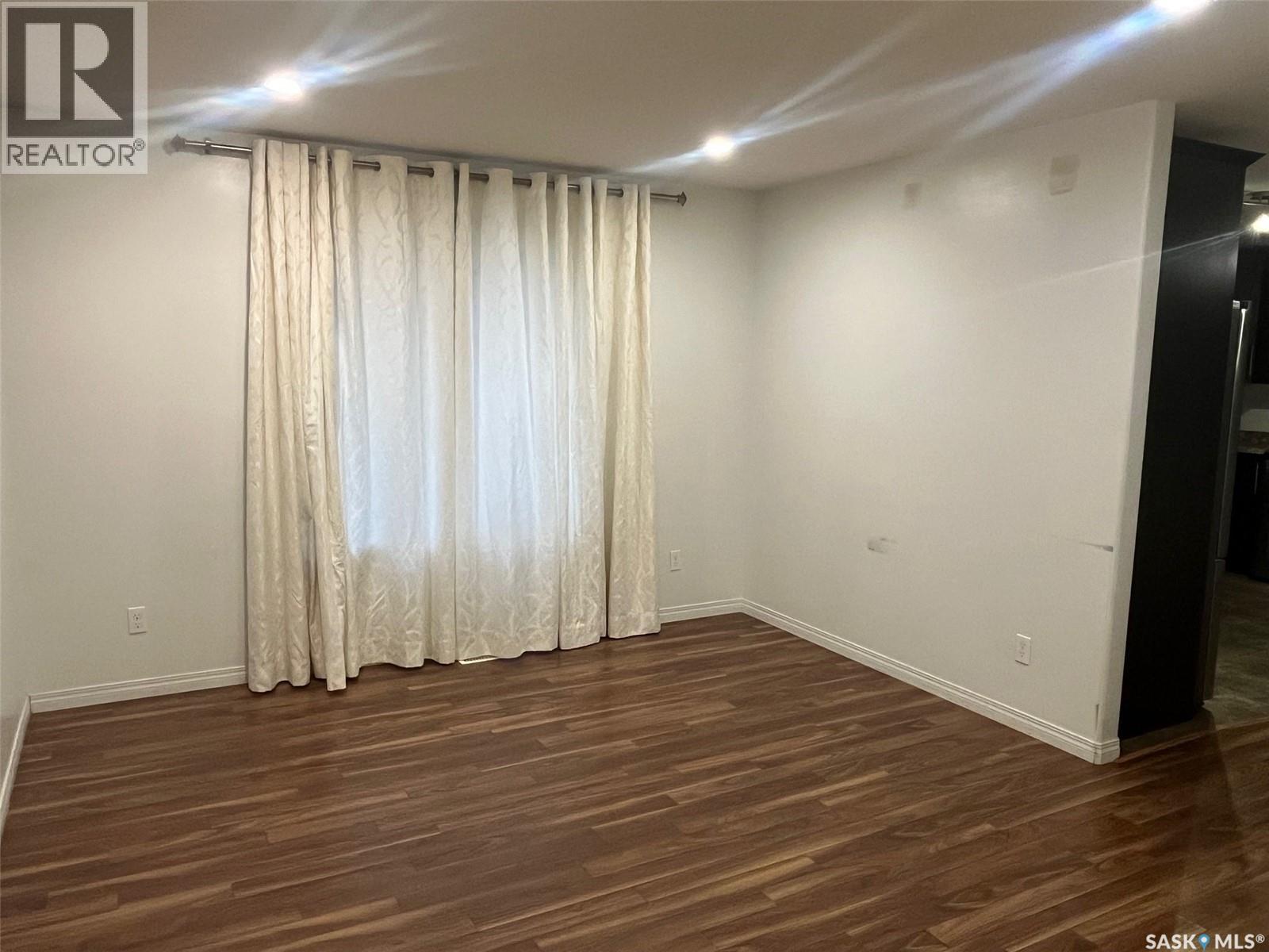 439 Henick Crescent, Saskatoon, Saskatchewan  S7R 0J4 - Photo 7 - SK023851