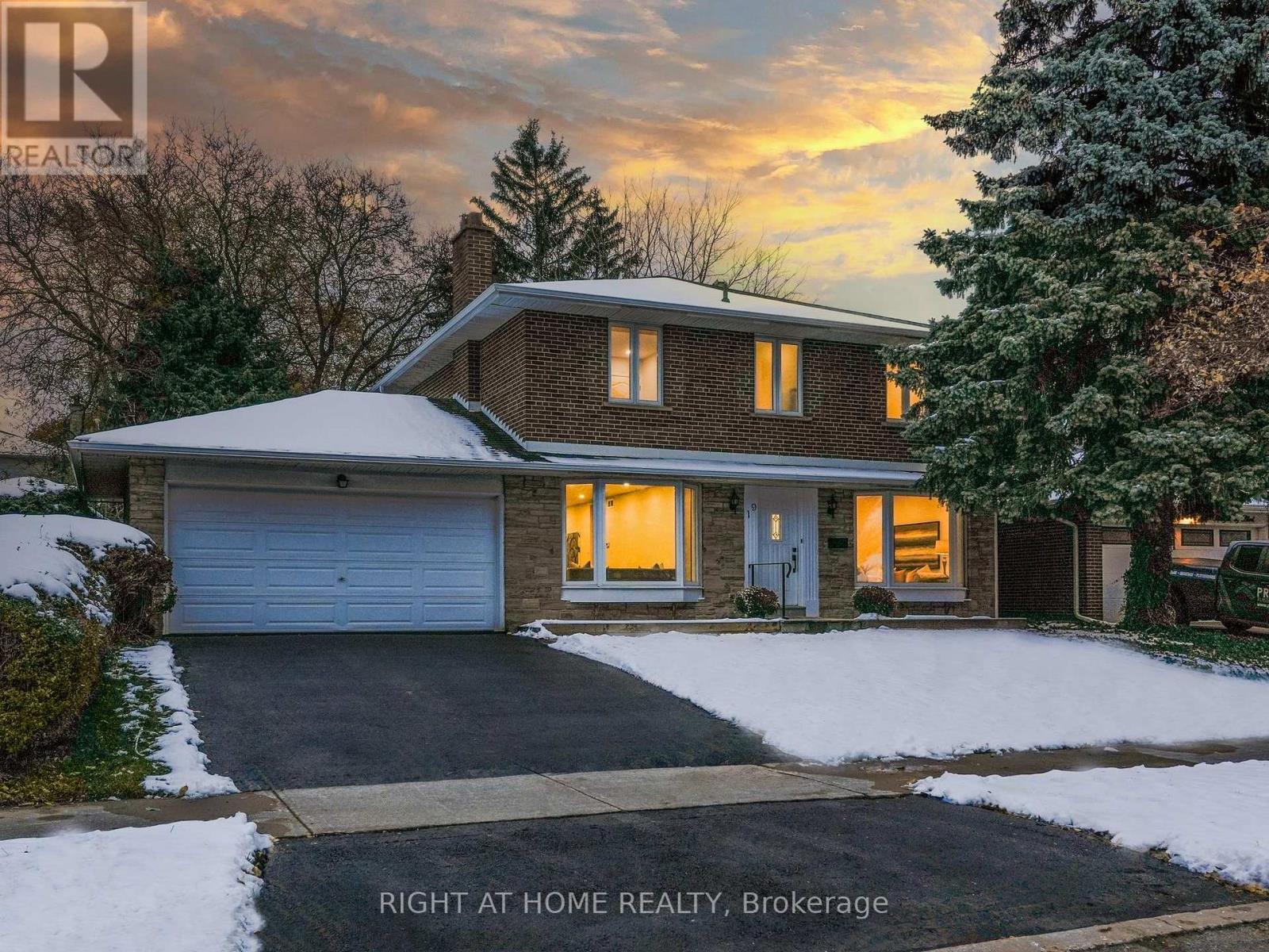 19 SHAUGHNESSY BOULEVARD, Toronto, Ontario