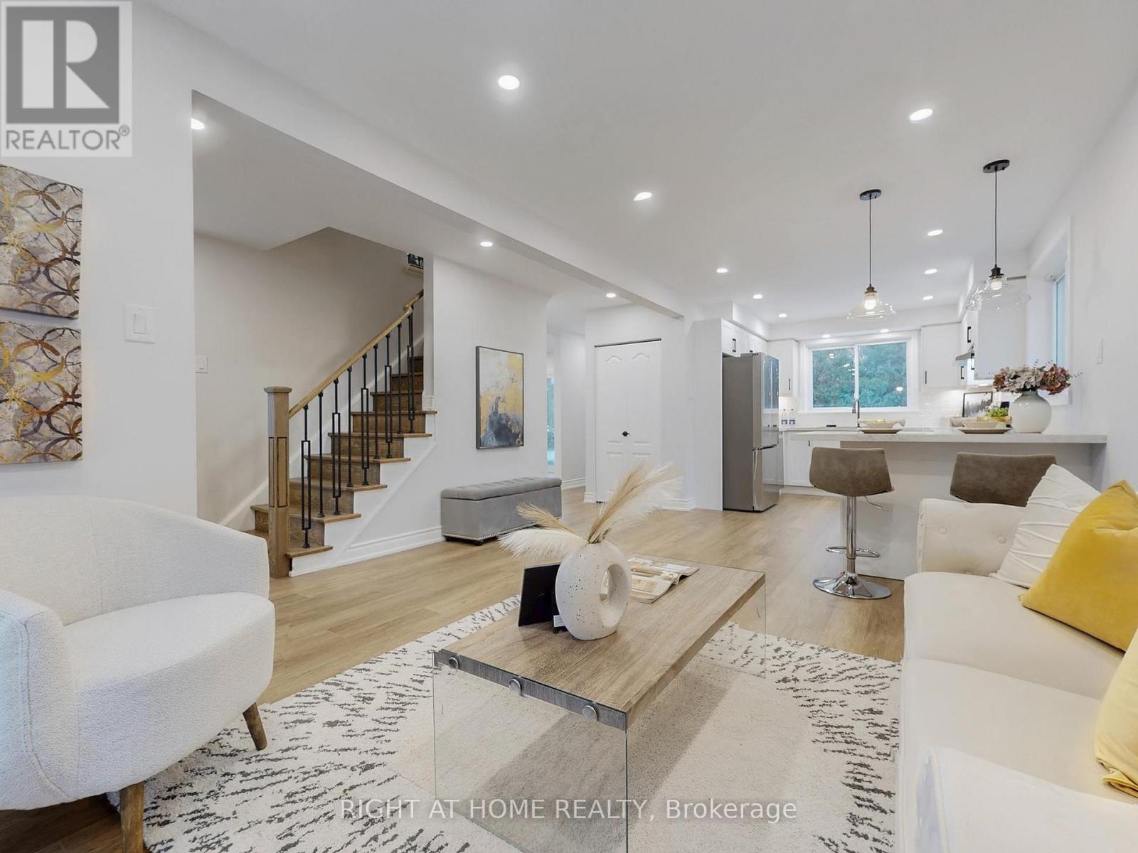 19 Shaughnessy Boulevard, Toronto, Ontario  M2J 1H4 - Photo 12 - C12536506