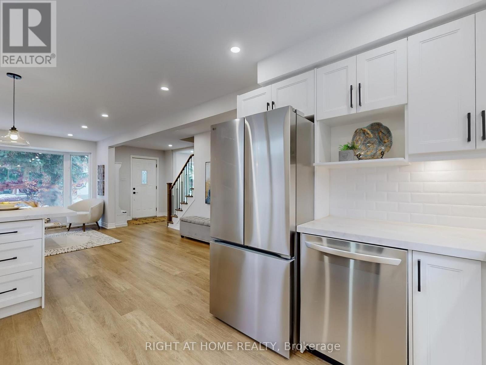 19 Shaughnessy Boulevard, Toronto, Ontario  M2J 1H4 - Photo 15 - C12536506