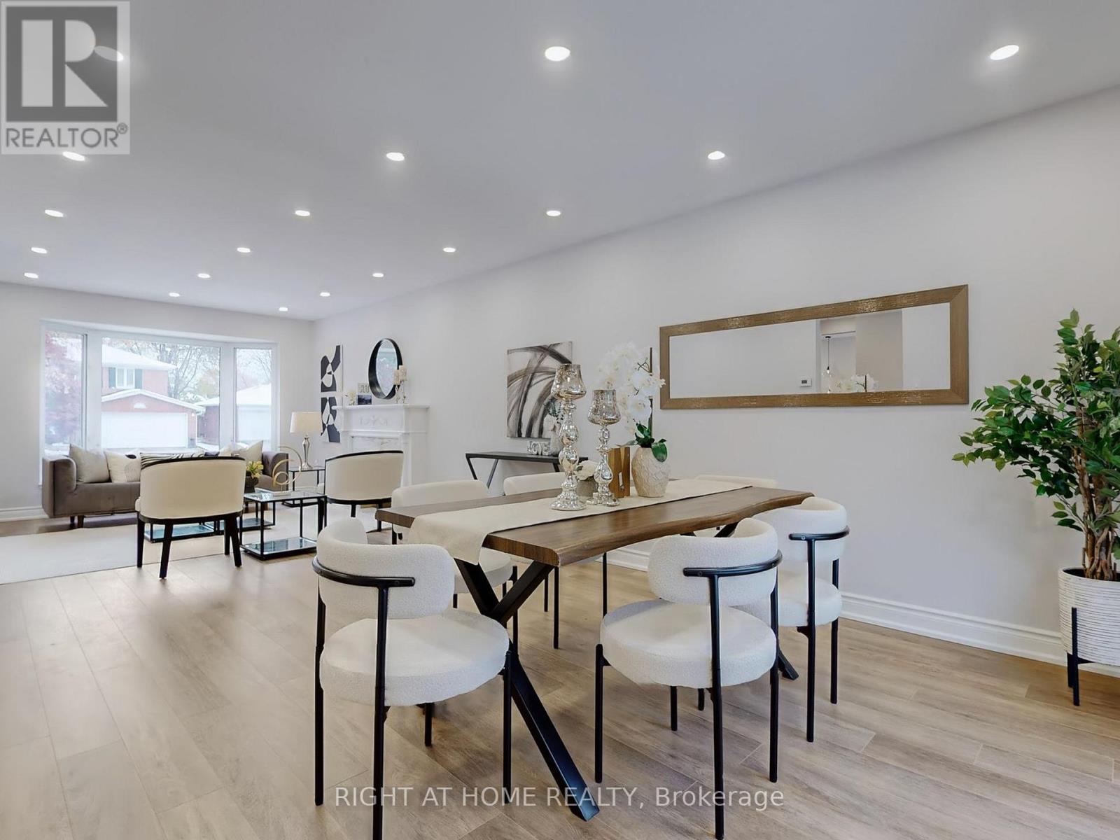 19 Shaughnessy Boulevard, Toronto, Ontario  M2J 1H4 - Photo 8 - C12536506