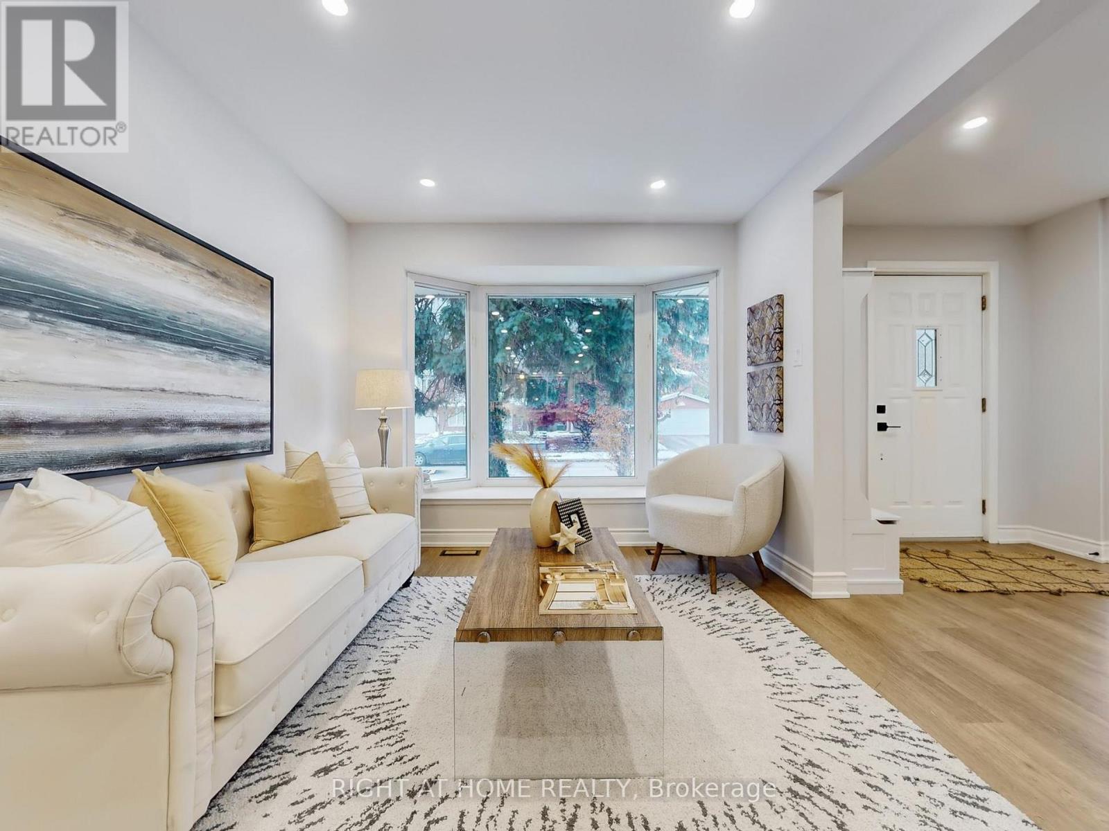 19 Shaughnessy Boulevard, Toronto, Ontario  M2J 1H4 - Photo 9 - C12536506