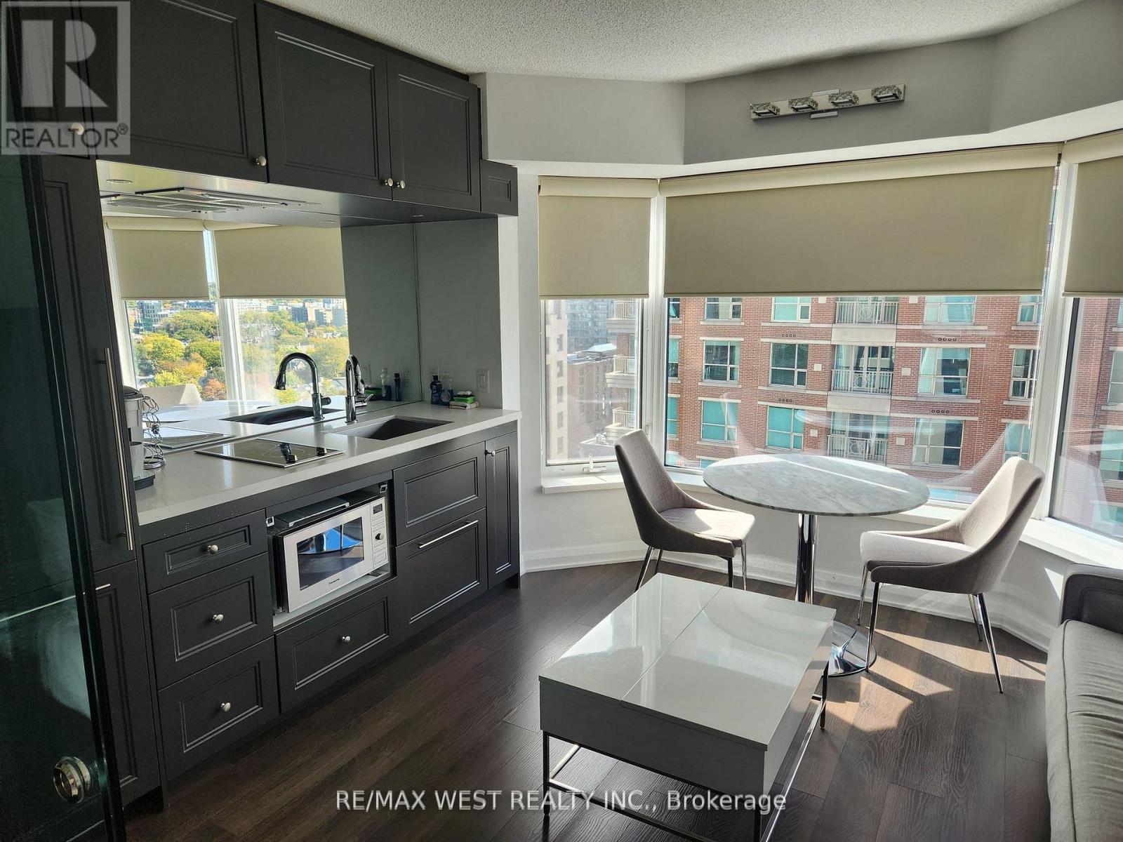 1616 - 155 Yorkville Avenue, Toronto, Ontario  M5R 0B4 - Photo 3 - C12536508