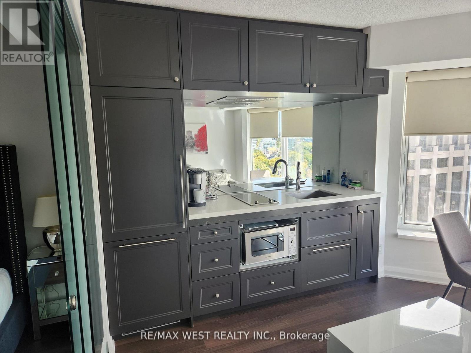 1616 - 155 Yorkville Avenue, Toronto, Ontario  M5R 0B4 - Photo 4 - C12536522