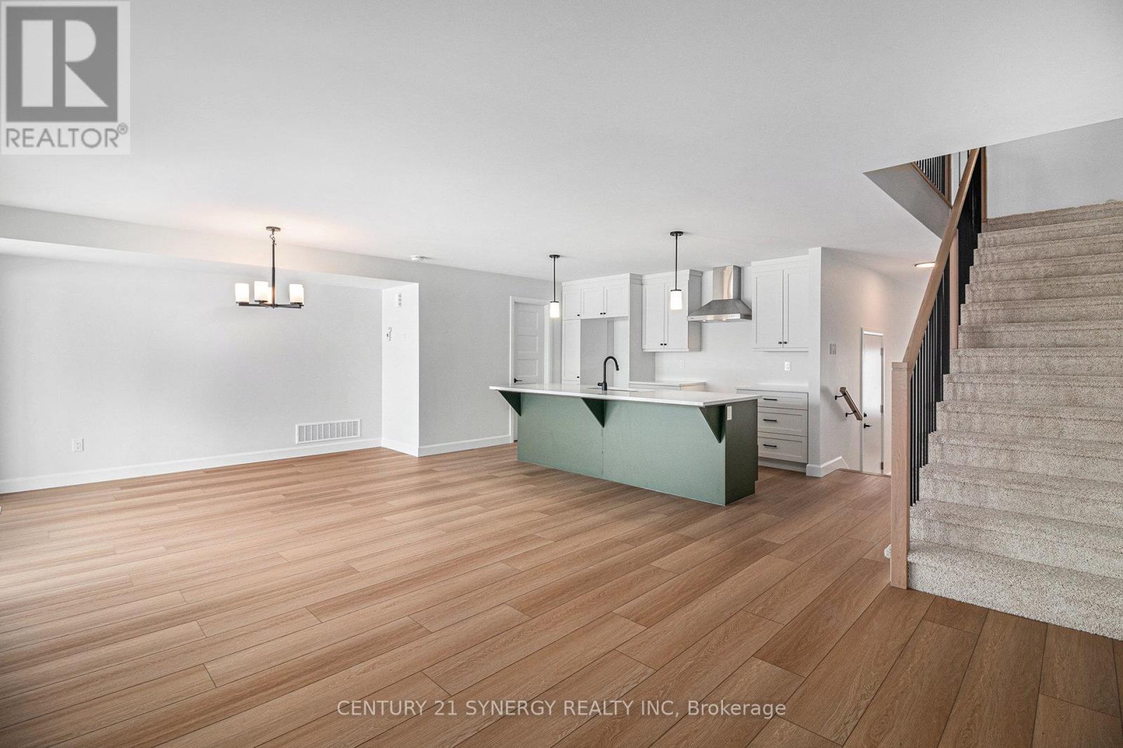 85 Villeneuve Street, North Stormont, Ontario K0C 1W0 - Photo 12 - X12297915