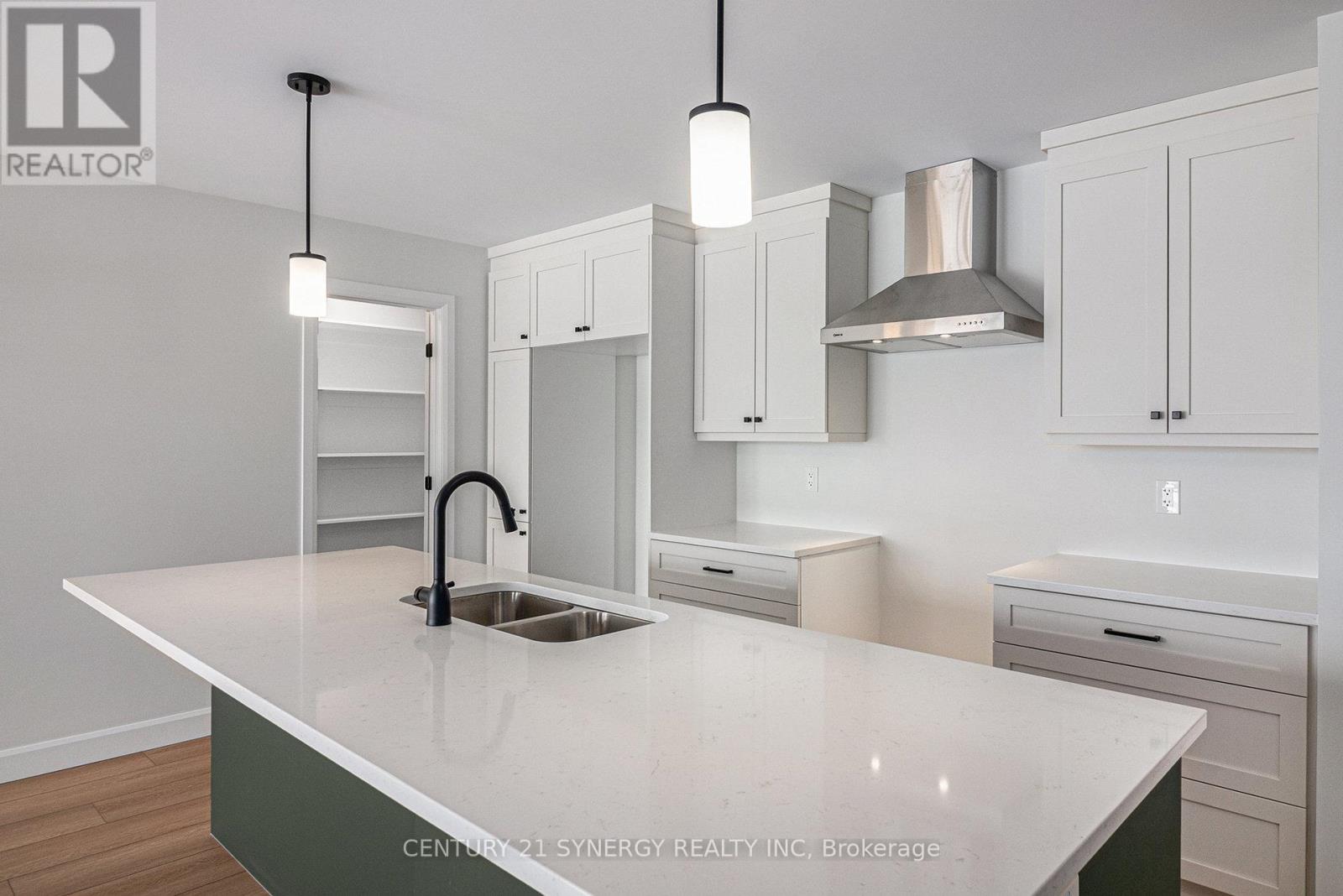 85 Villeneuve Street, North Stormont, Ontario K0C 1W0 - Photo 10 - X12297915