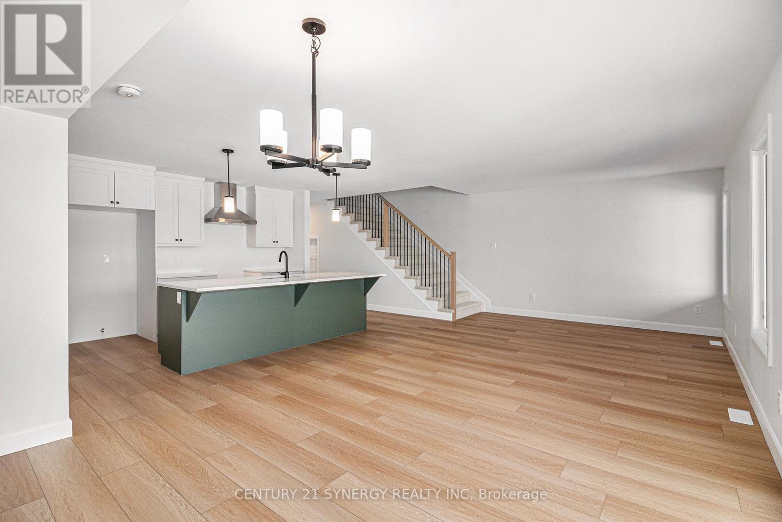 85 Villeneuve Street, North Stormont, Ontario K0C 1W0 - Photo 13 - X12297915