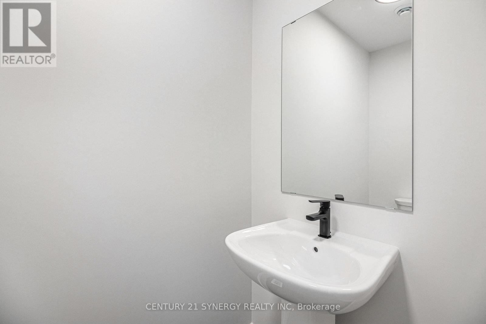 85 Villeneuve Street, North Stormont, Ontario K0C 1W0 - Photo 7 - X12297915