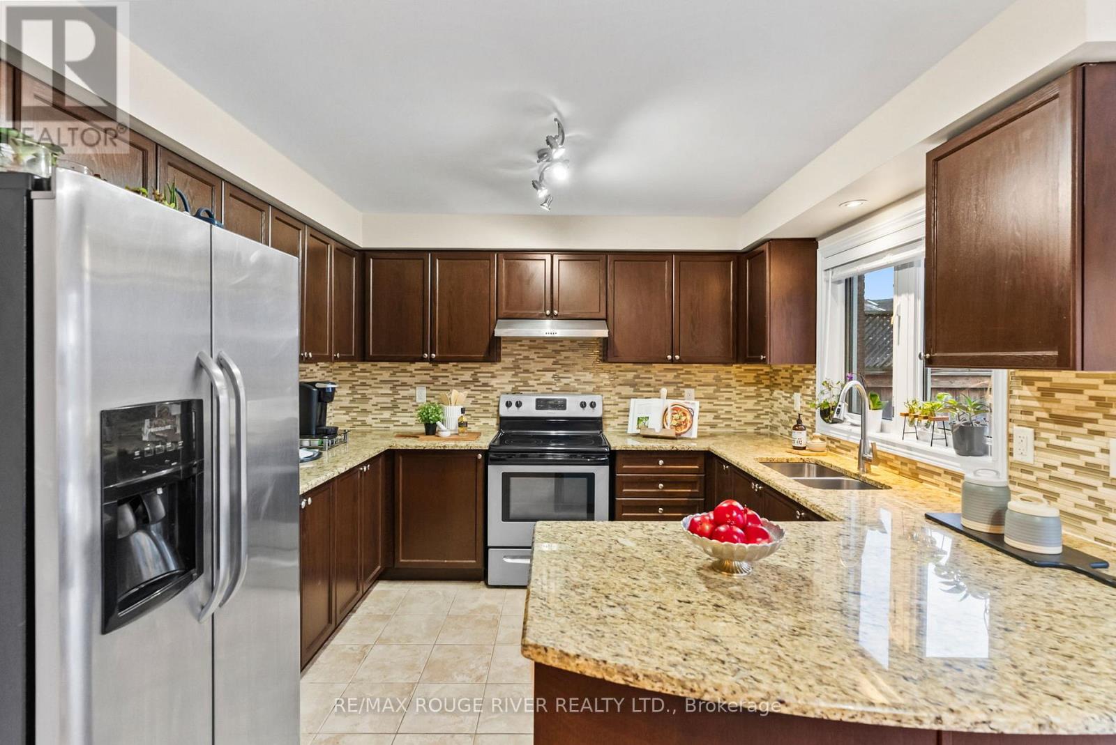 1268 Salmers Drive, Oshawa, Ontario  L1K 0R6 - Photo 17 - E12536760