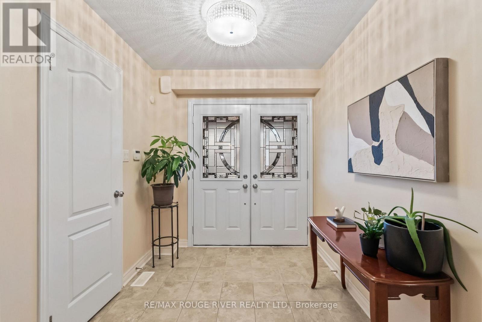 1268 Salmers Drive, Oshawa, Ontario  L1K 0R6 - Photo 2 - E12536760