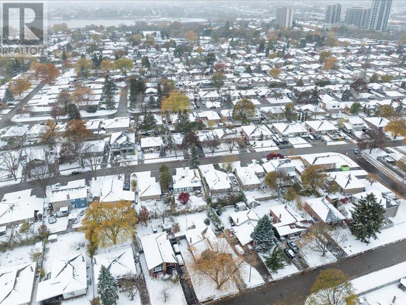 852 Bem Avenue, Pickering, Ontario  L1W 1X3 - Photo 24 - E12536468