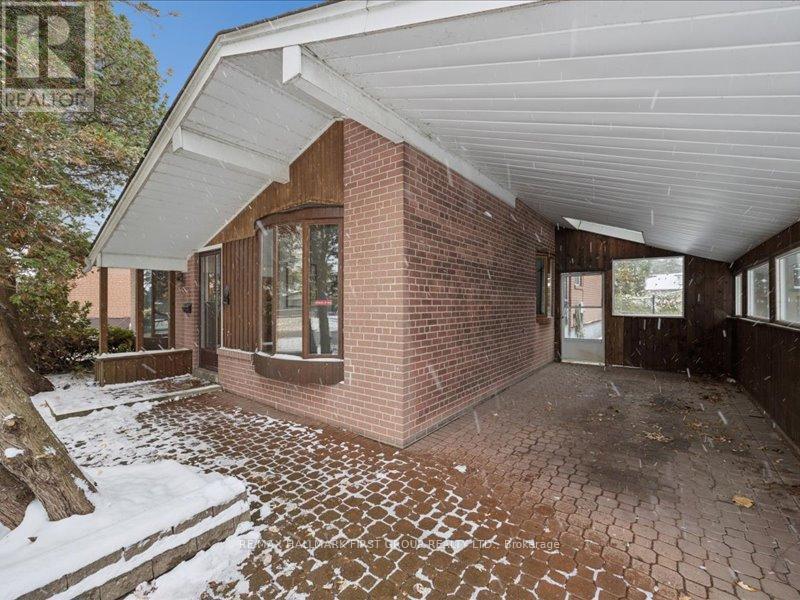 852 Bem Avenue, Pickering, Ontario  L1W 1X3 - Photo 3 - E12536468