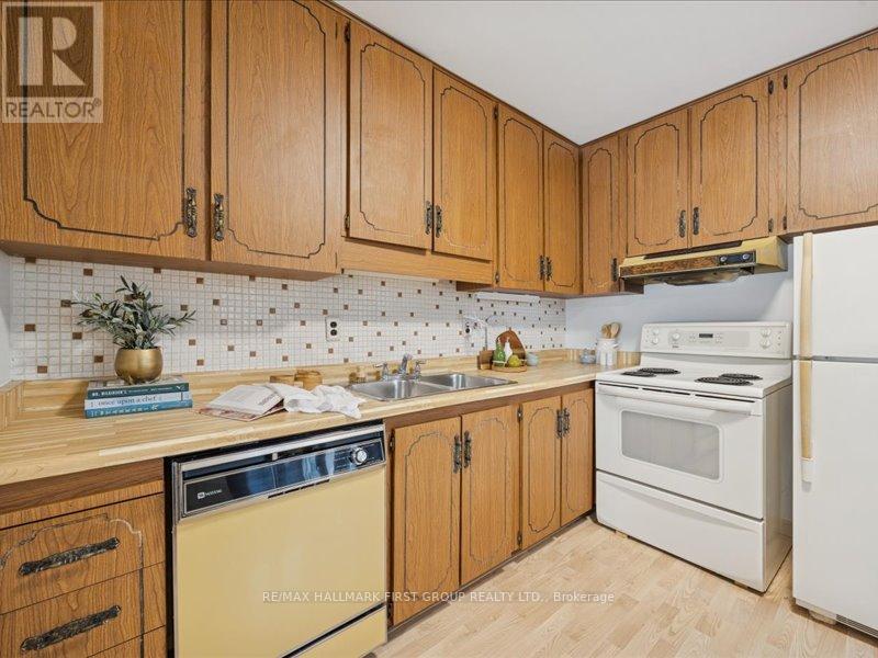 852 Bem Avenue, Pickering, Ontario  L1W 1X3 - Photo 9 - E12536468