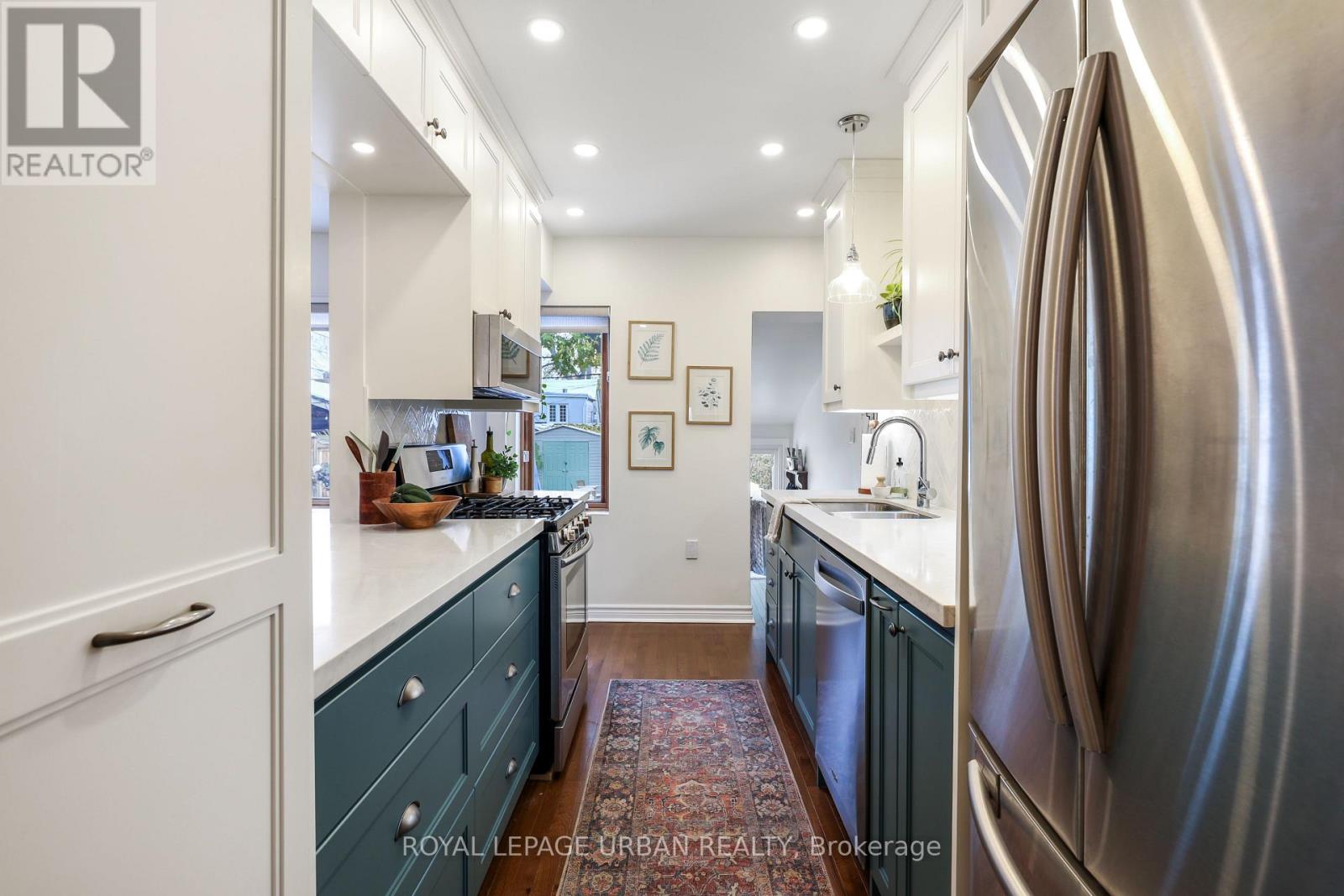 447 Milverton Boulevard, Toronto, Ontario  M4C 1X4 - Photo 16 - E12536530