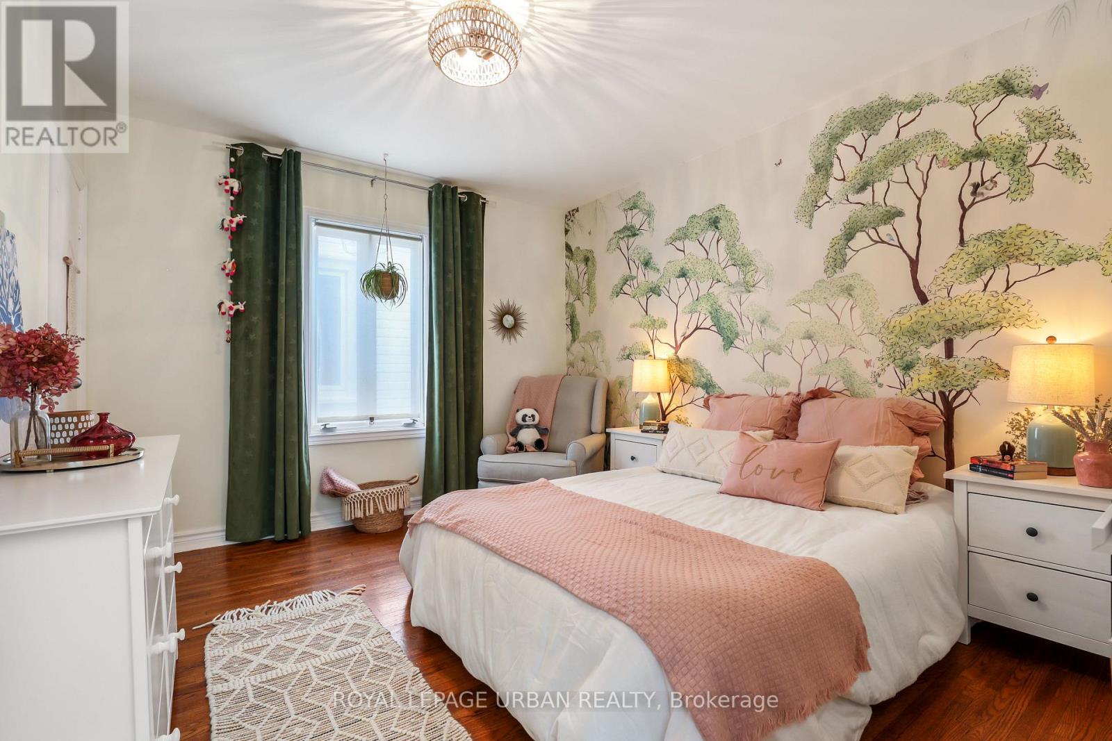 447 Milverton Boulevard, Toronto, Ontario  M4C 1X4 - Photo 21 - E12536530