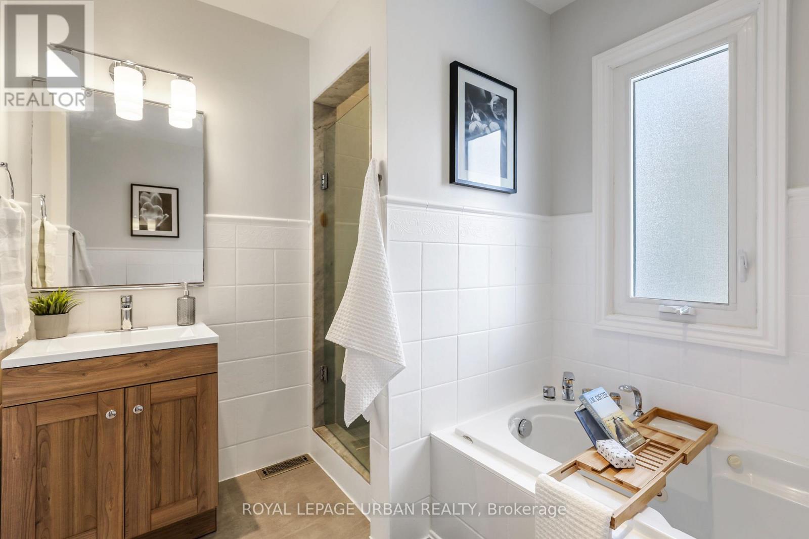 447 Milverton Boulevard, Toronto, Ontario  M4C 1X4 - Photo 26 - E12536530