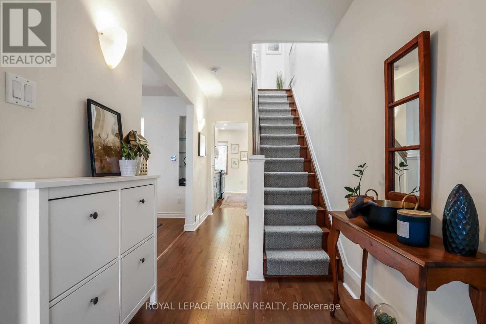 447 Milverton Boulevard, Toronto, Ontario  M4C 1X4 - Photo 4 - E12536530