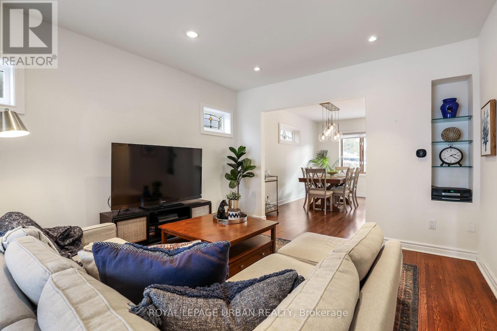 447 Milverton Boulevard, Toronto, Ontario  M4C 1X4 - Photo 7 - E12536530