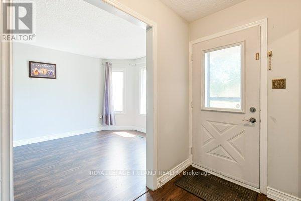 26 Redwood Lane, London East, Ontario  N5V 4C4 - Photo 6 - X12536684