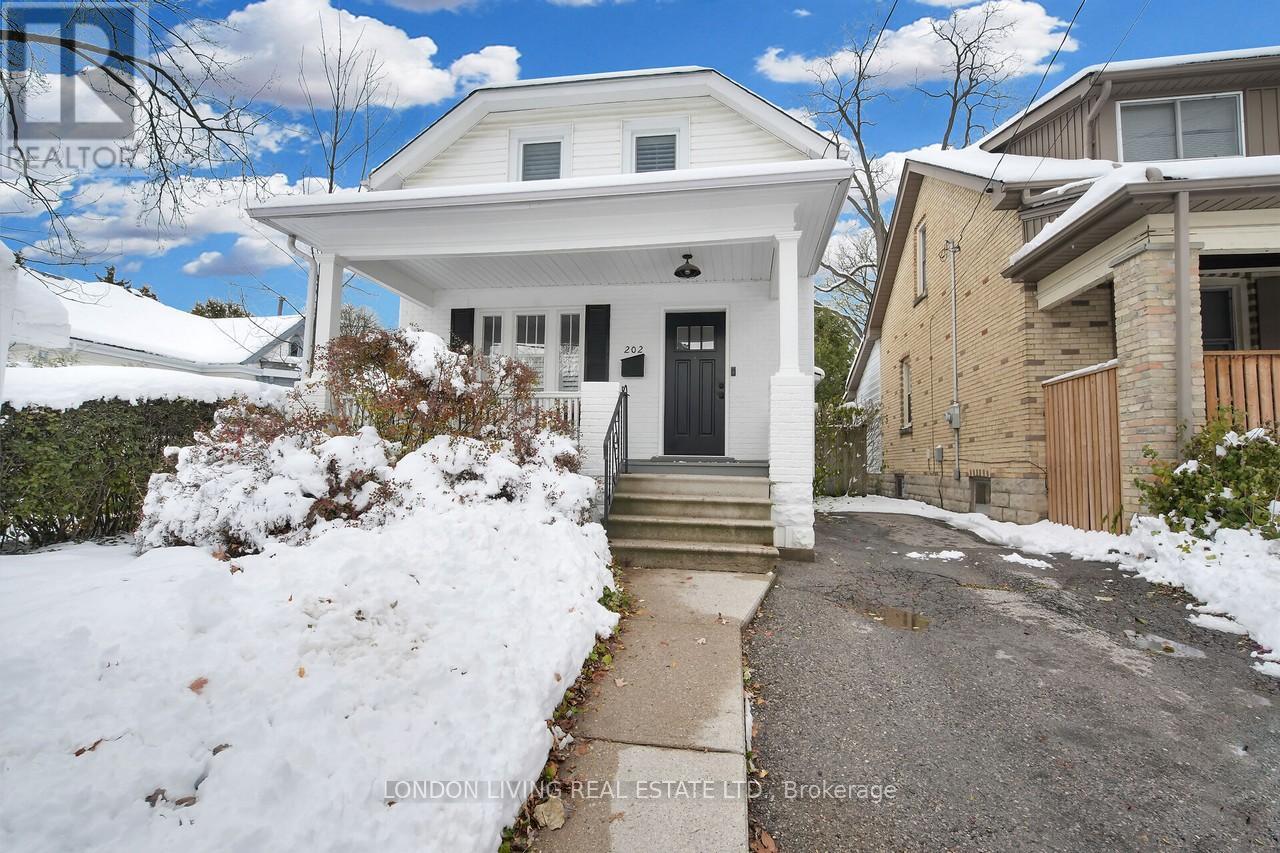 202 Emery Street E, London South, Ontario  N6C 2E2 - Photo 1 - X12536794