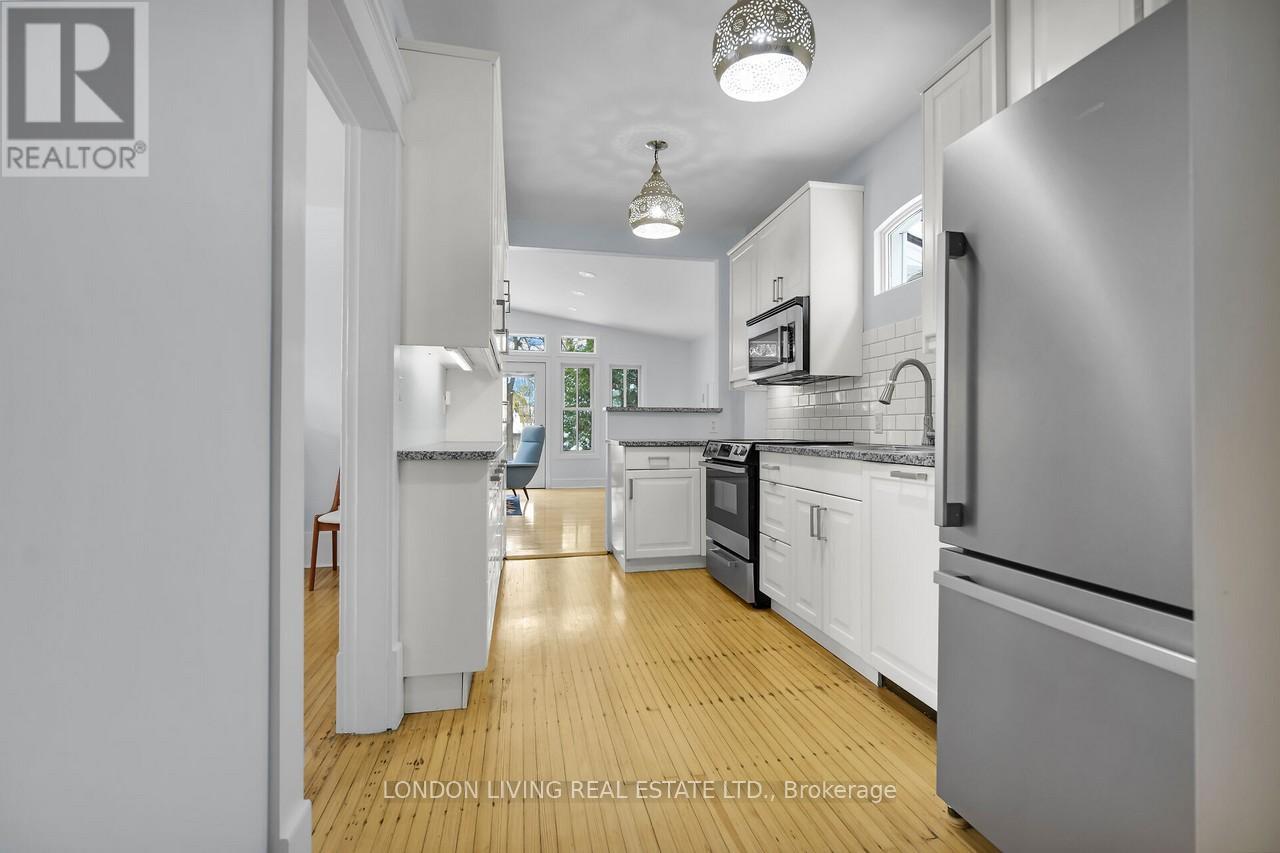 202 Emery Street E, London South, Ontario  N6C 2E2 - Photo 12 - X12536794