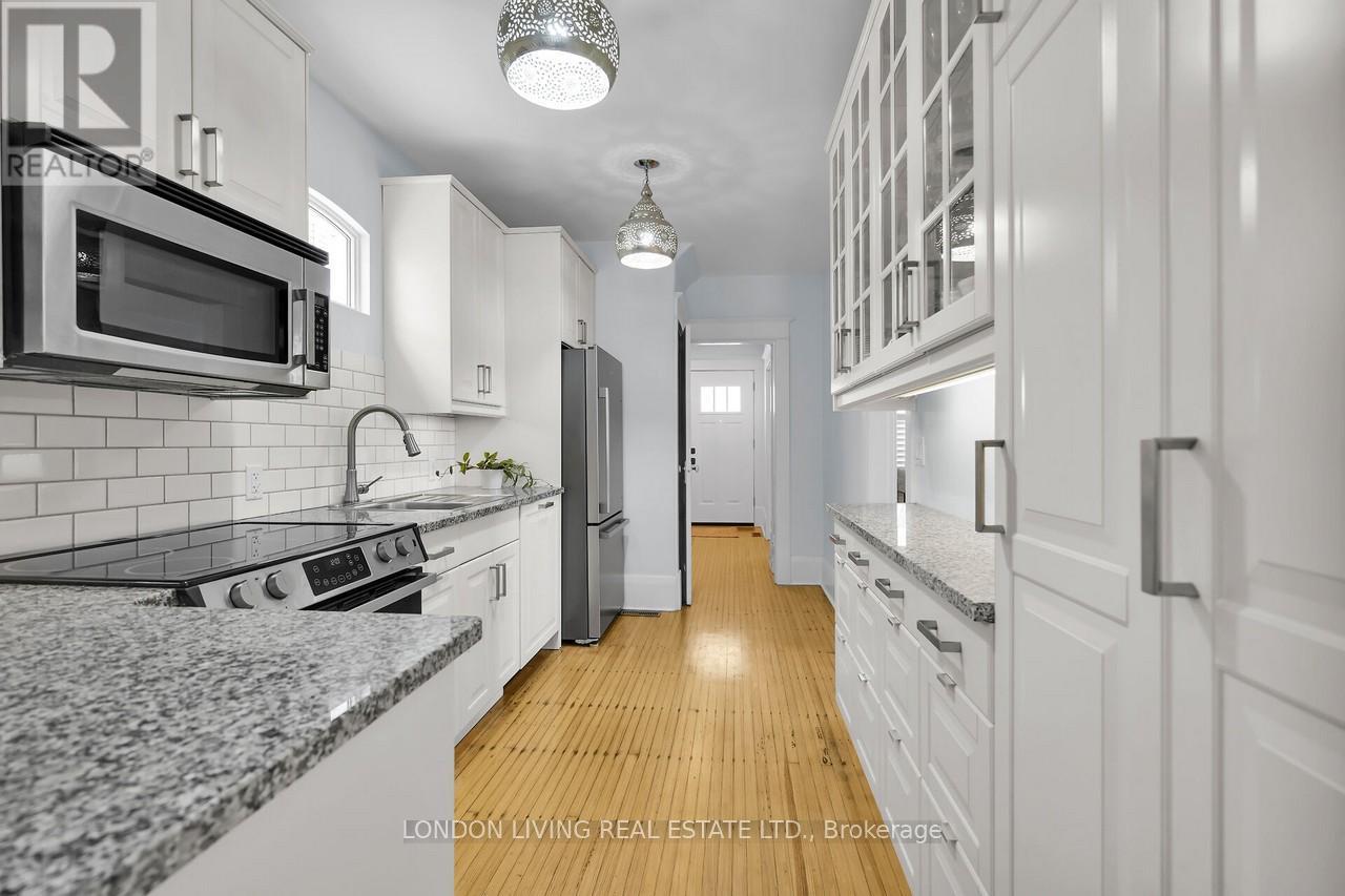 202 Emery Street E, London South, Ontario  N6C 2E2 - Photo 14 - X12536794