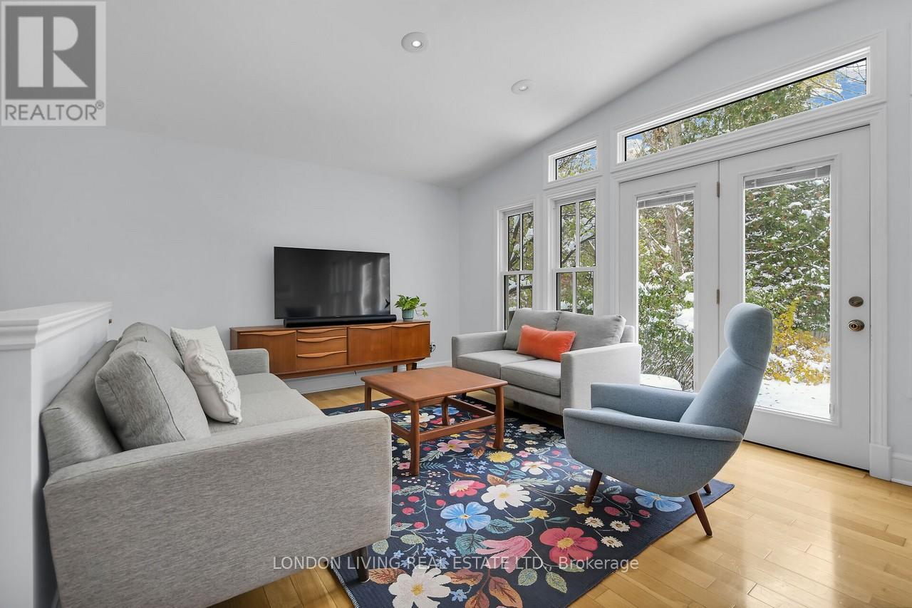 202 Emery Street E, London South, Ontario  N6C 2E2 - Photo 16 - X12536794