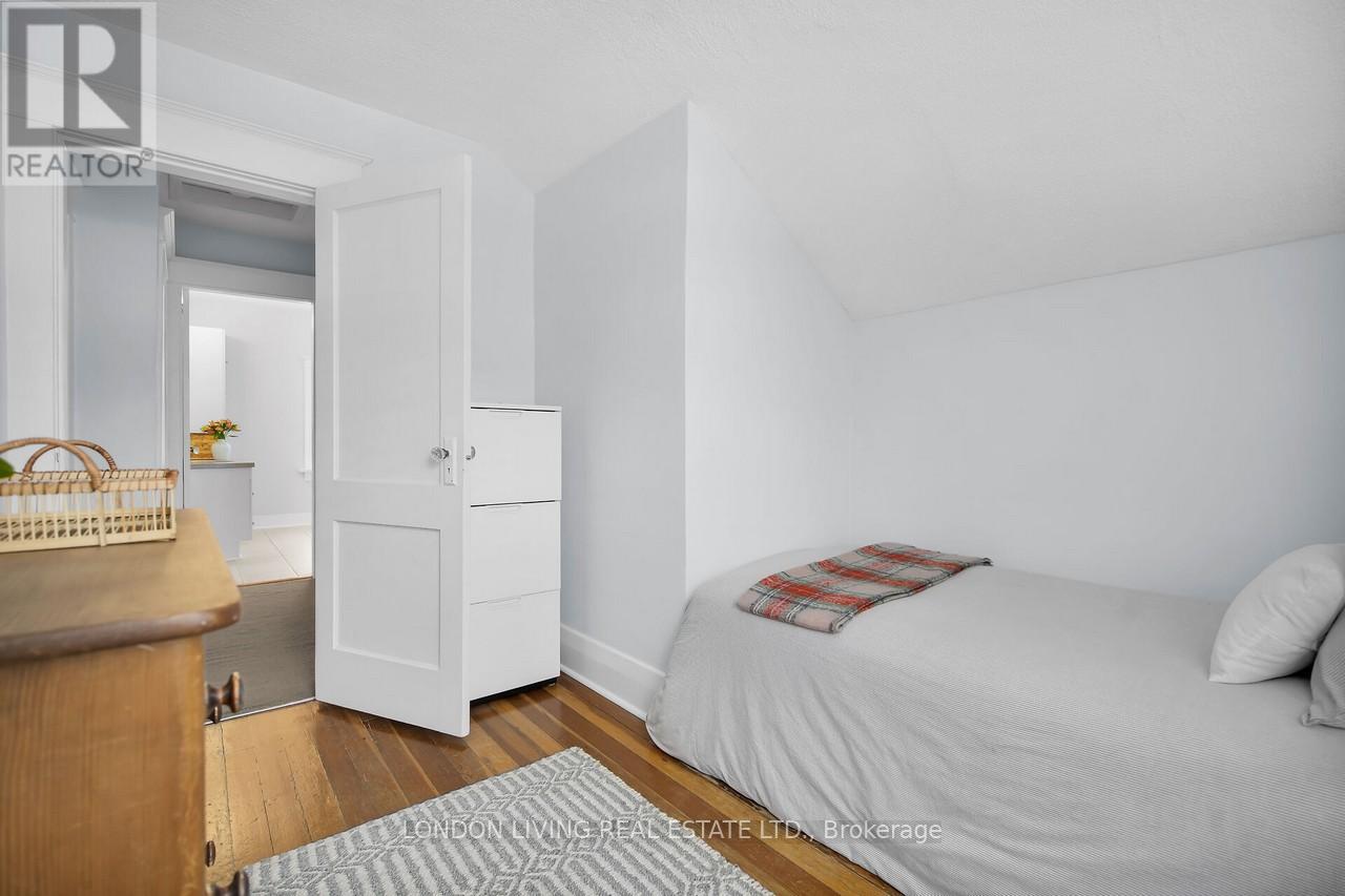 202 Emery Street E, London South, Ontario  N6C 2E2 - Photo 28 - X12536794